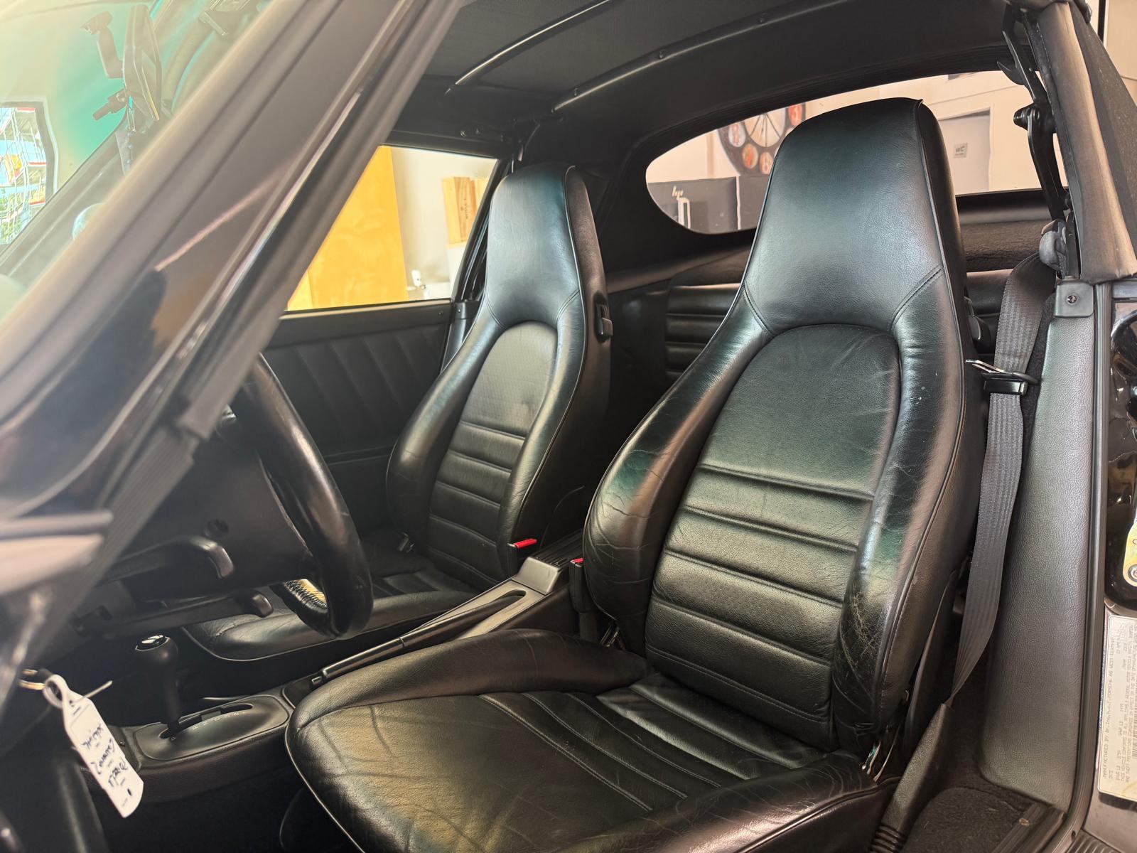 PORSCHE 911 Carrera 2 Cabrio-image-12