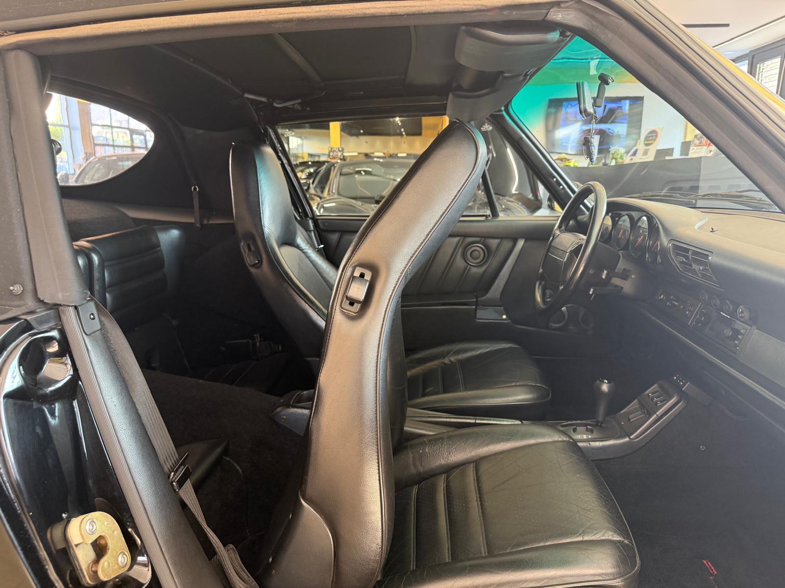 PORSCHE 911 Carrera 2 Cabrio-image-18