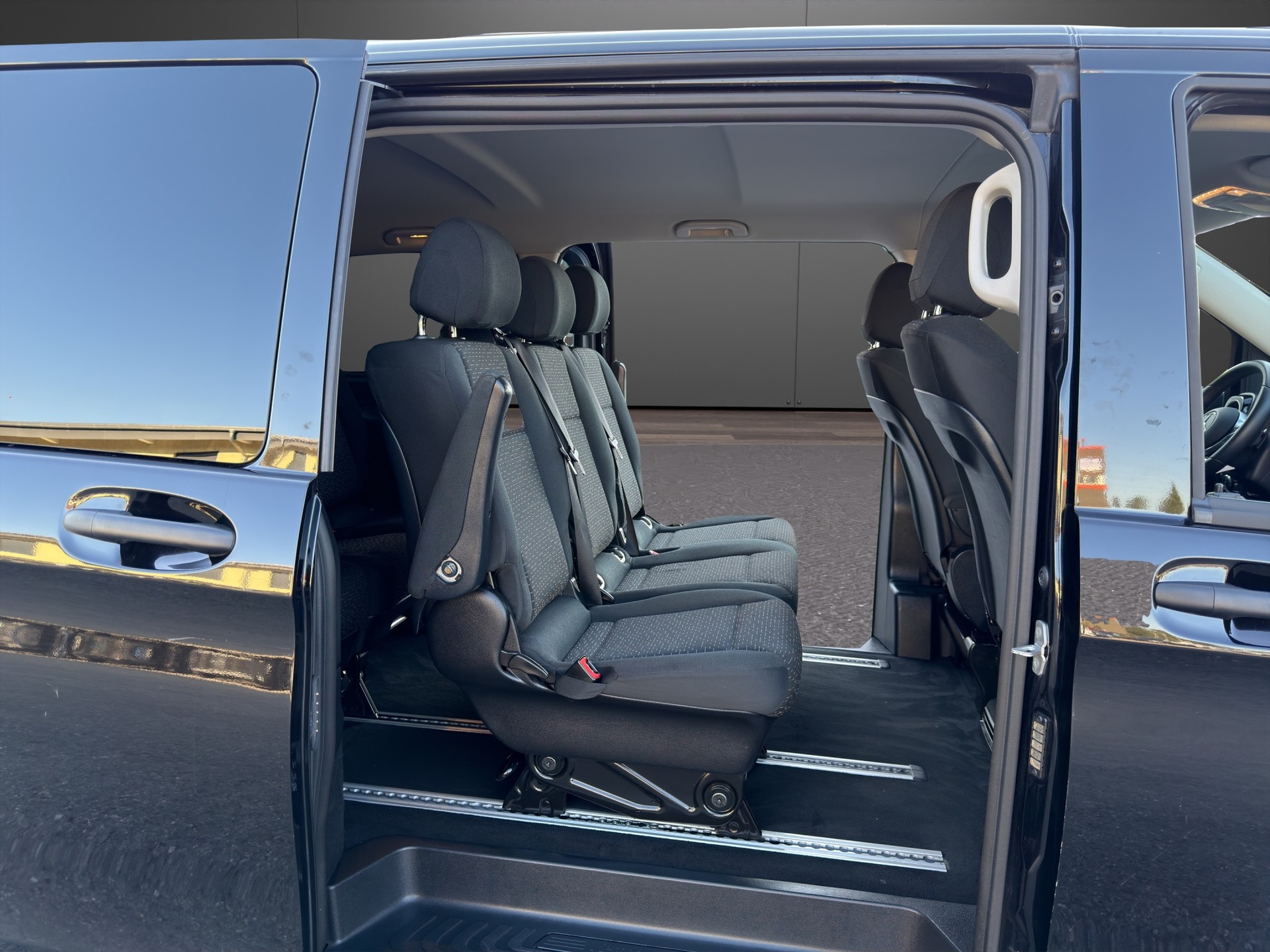 MERCEDES-BENZ Vito 116 CDI Lang Select Tourer 4Matic 9G-Tronic-image-24