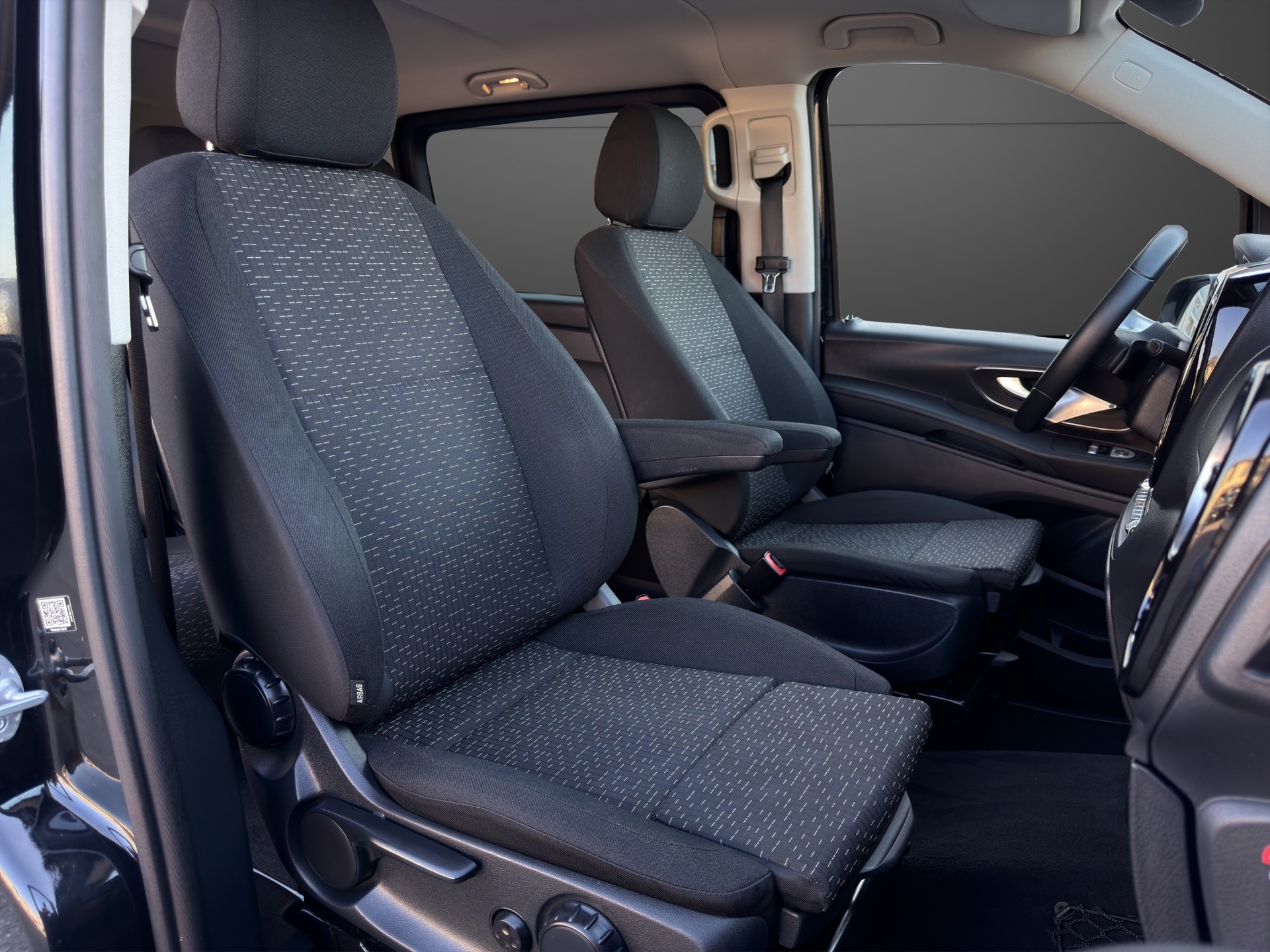 MERCEDES-BENZ Vito 116 CDI Lang Select Tourer 4Matic 9G-Tronic-image-18