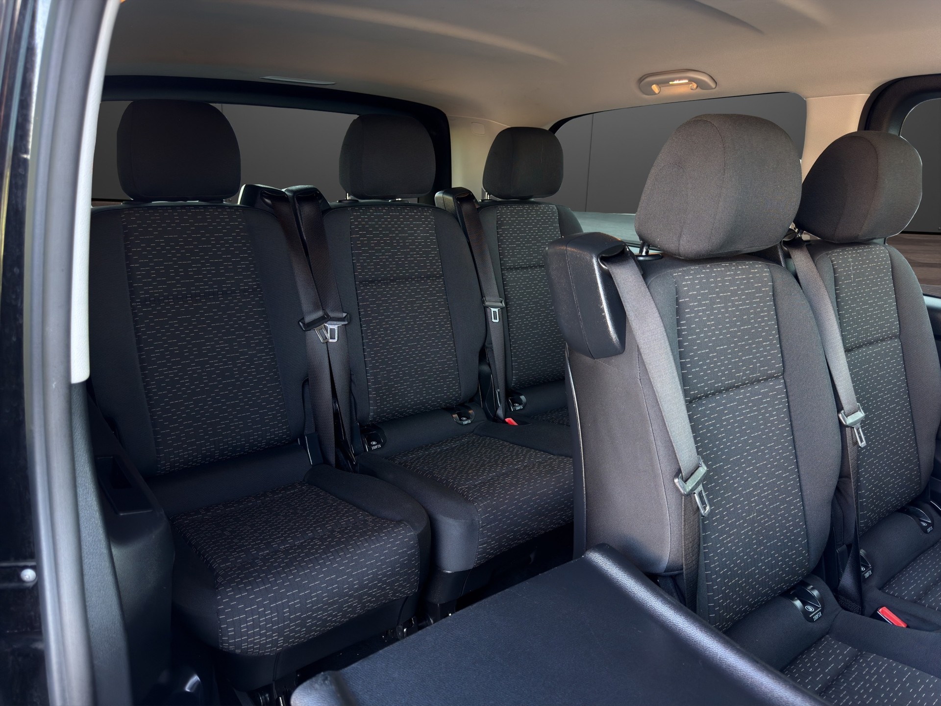 MERCEDES-BENZ Vito 116 CDI Lang Select Tourer 4Matic 9G-Tronic-image-22