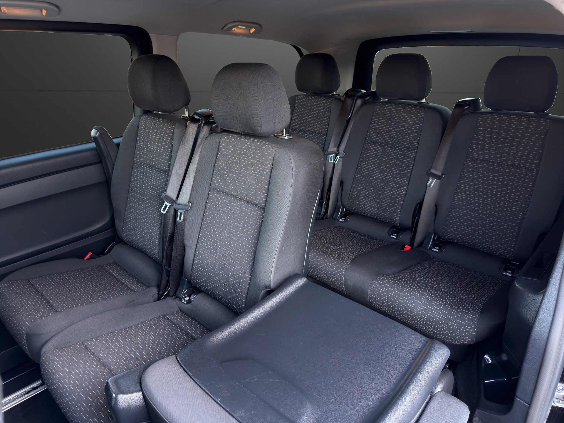 MERCEDES-BENZ Vito 116 CDI Lang Select Tourer 4Matic 9G-Tronic-image-23