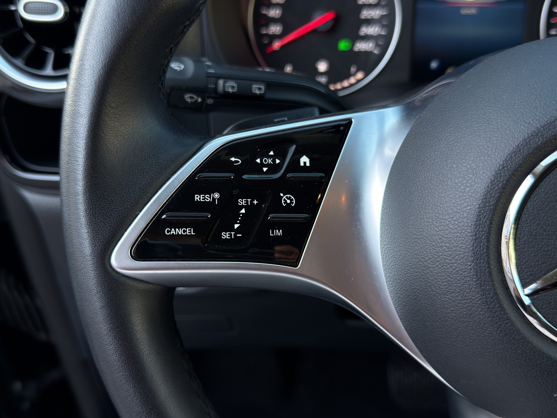 MERCEDES-BENZ Vito 116 CDI Lang Select Tourer 4Matic 9G-Tronic-image-12