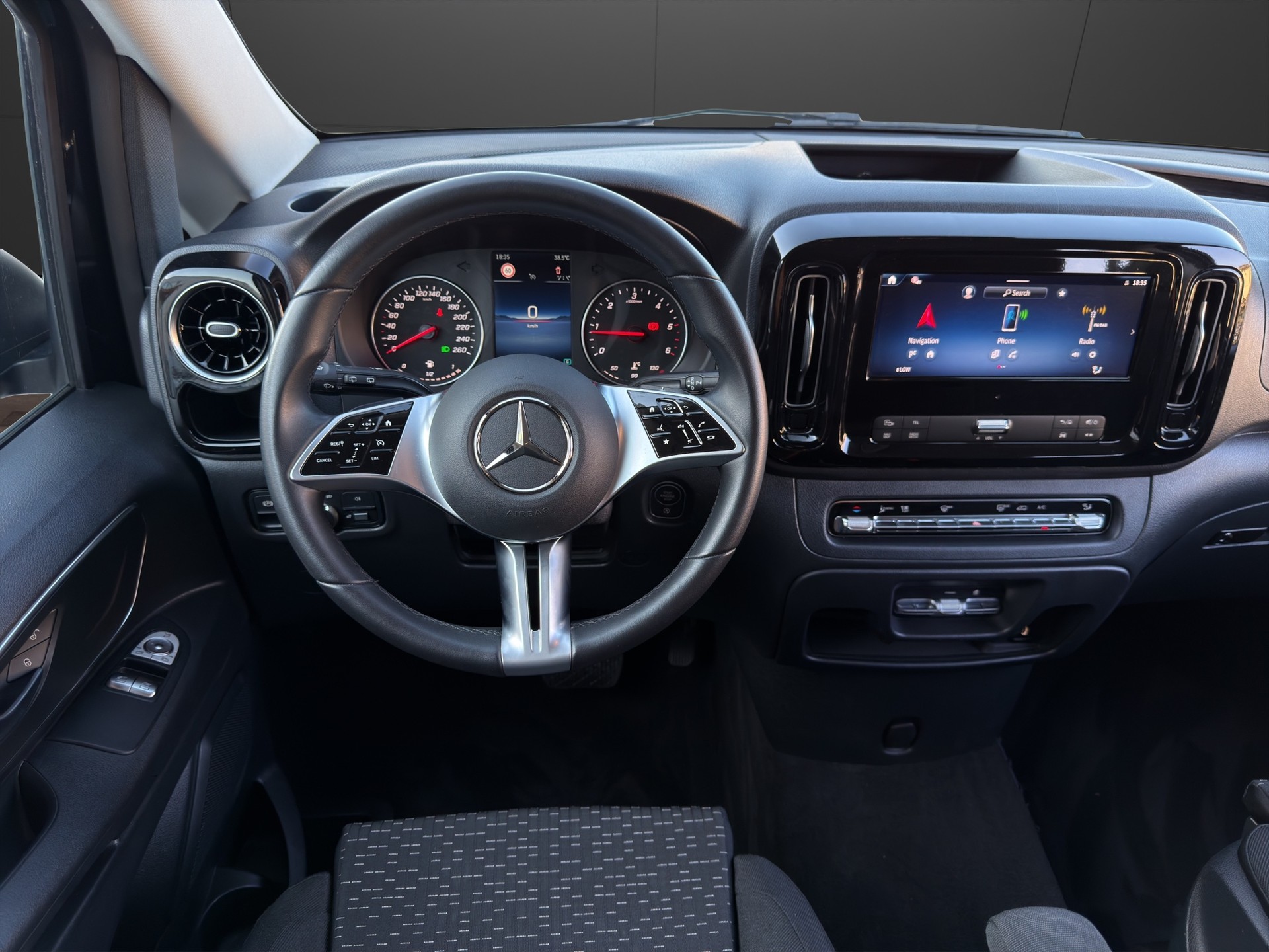 MERCEDES-BENZ Vito 116 CDI Lang Select Tourer 4Matic 9G-Tronic-image-19