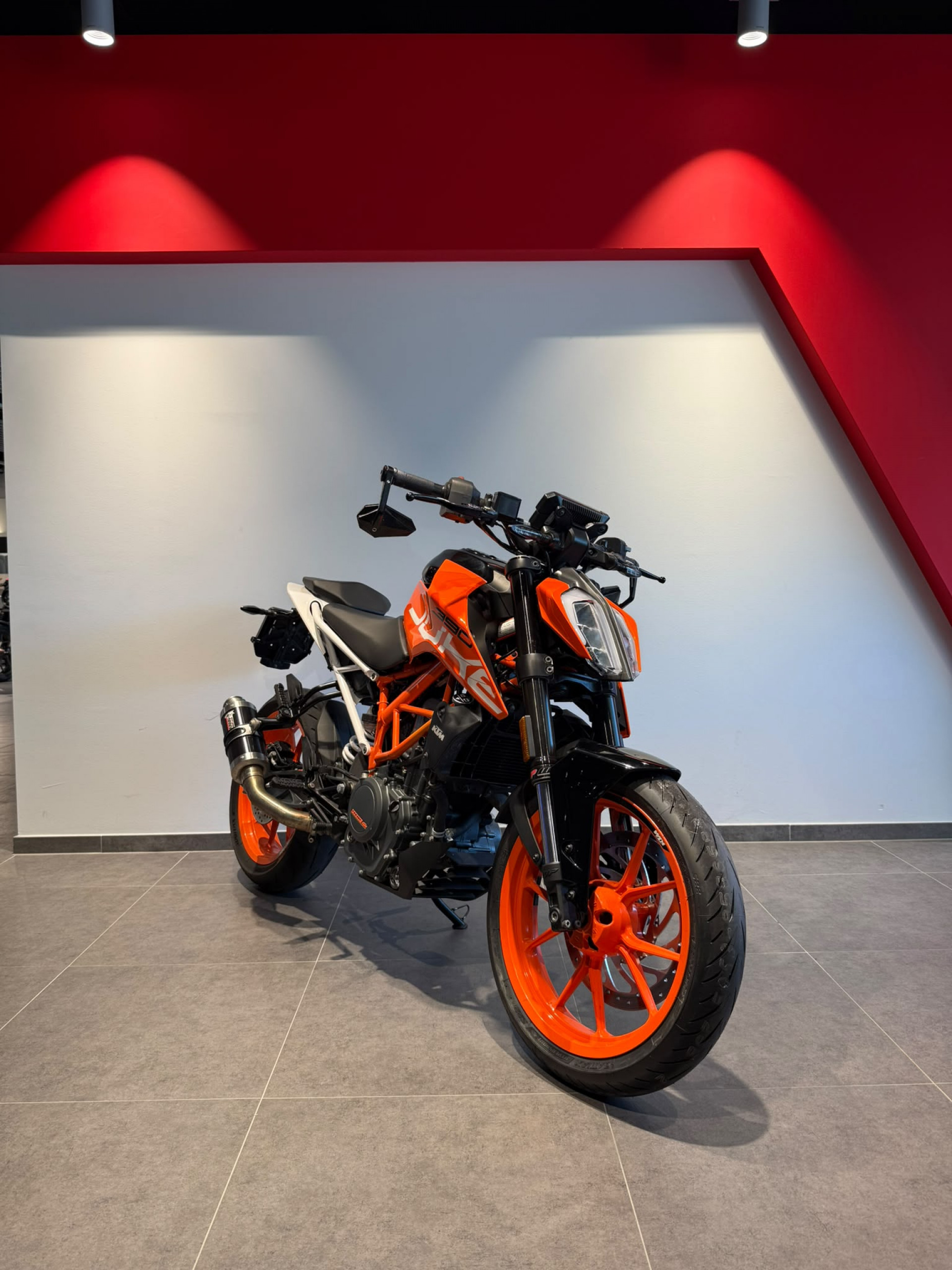 KTM 390 Duke-image-0