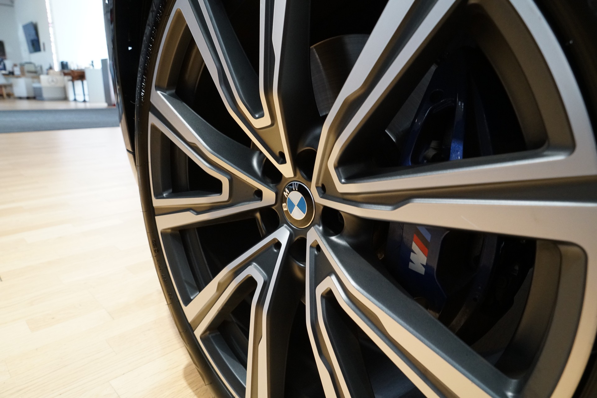 BMW X5 xDrive 48V 40d M Sport Steptronic-showroom-element-3