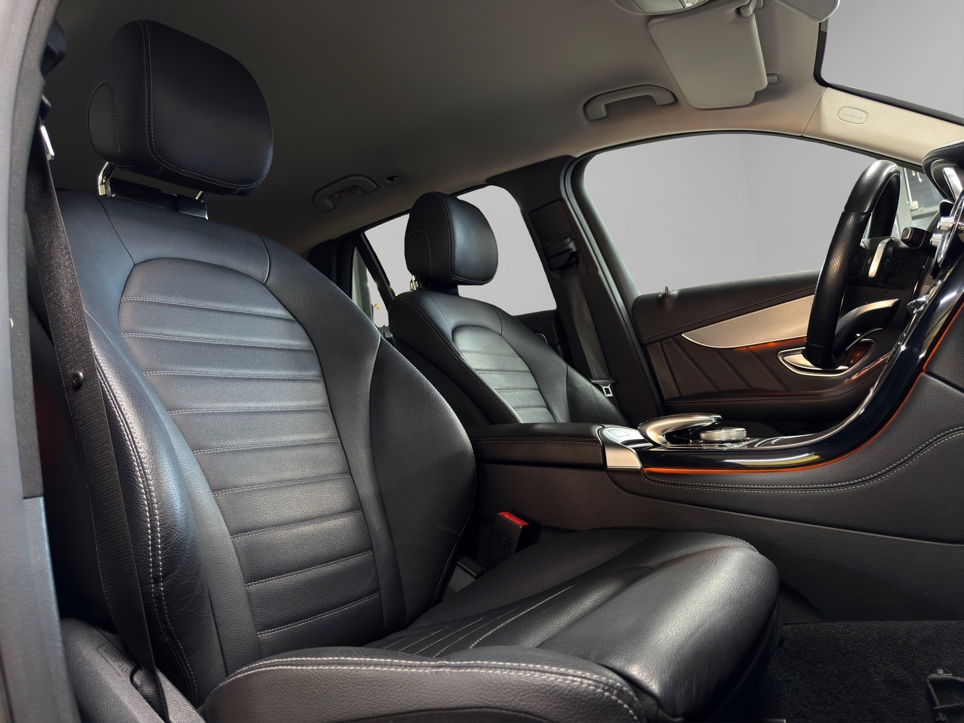 MERCEDES-BENZ GLC 250 4Matic 9G-Tronic-image-13