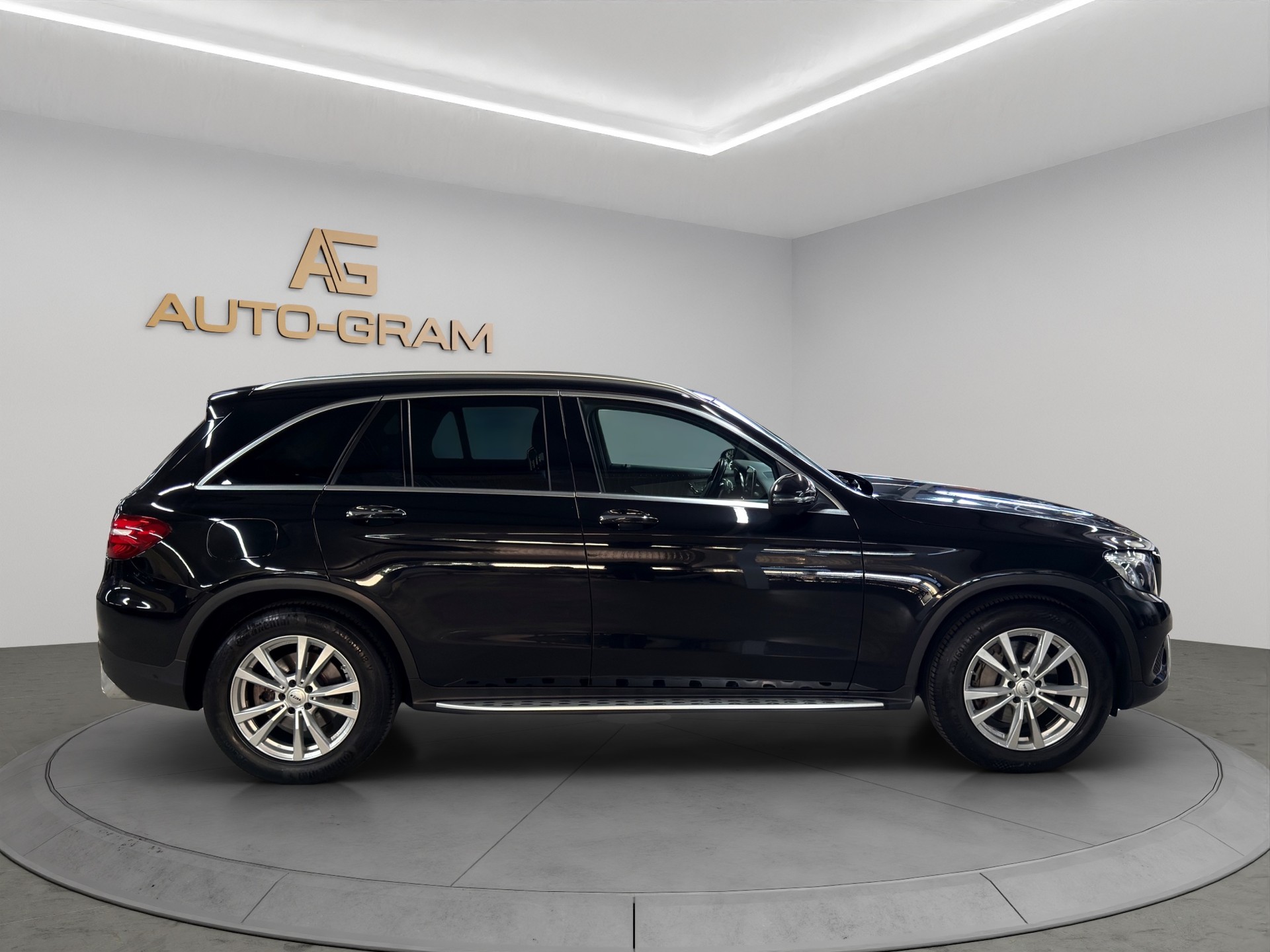 MERCEDES-BENZ GLC 250 4Matic 9G-Tronic-image-5
