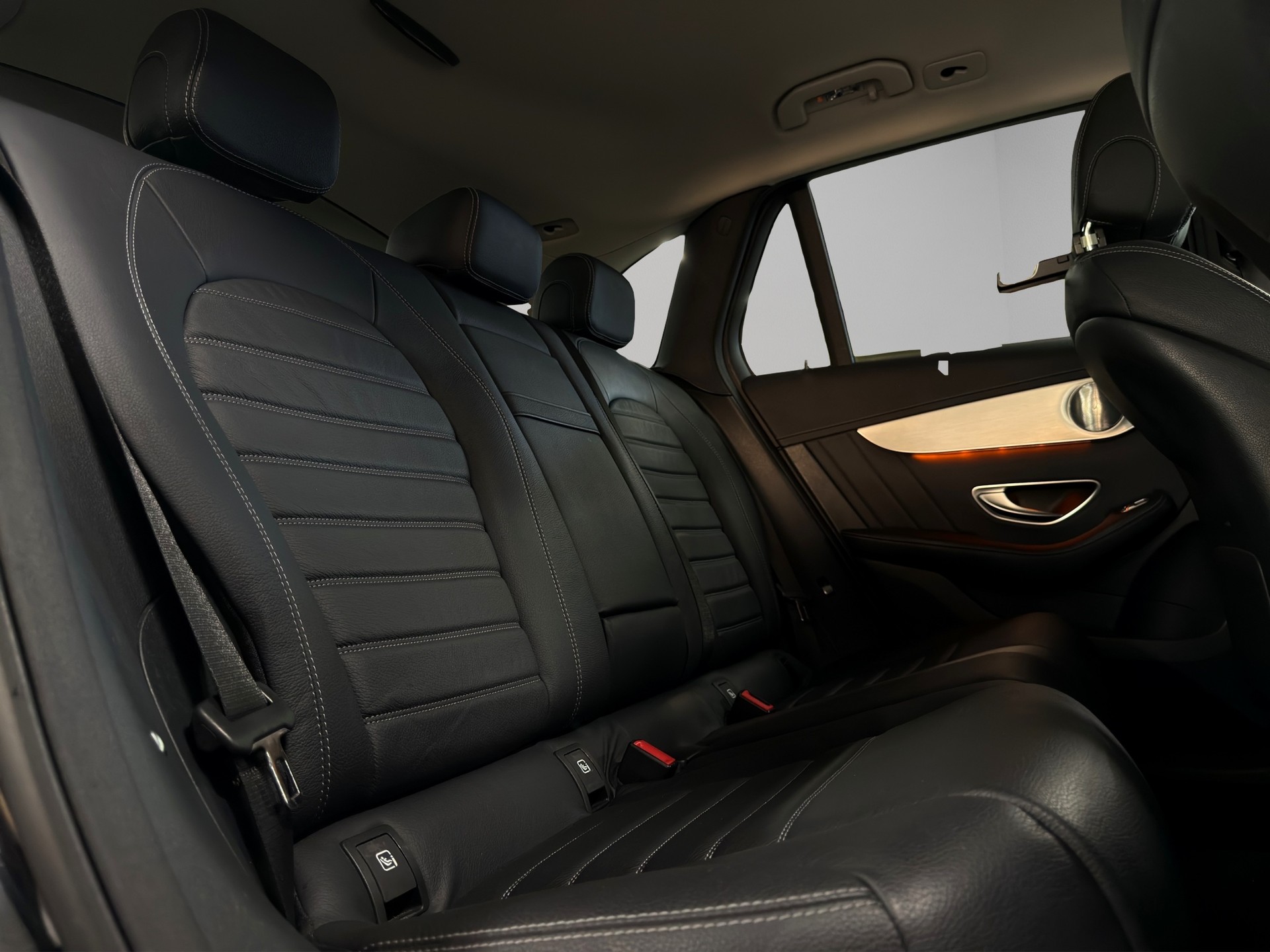 MERCEDES-BENZ GLC 250 4Matic 9G-Tronic-image-15