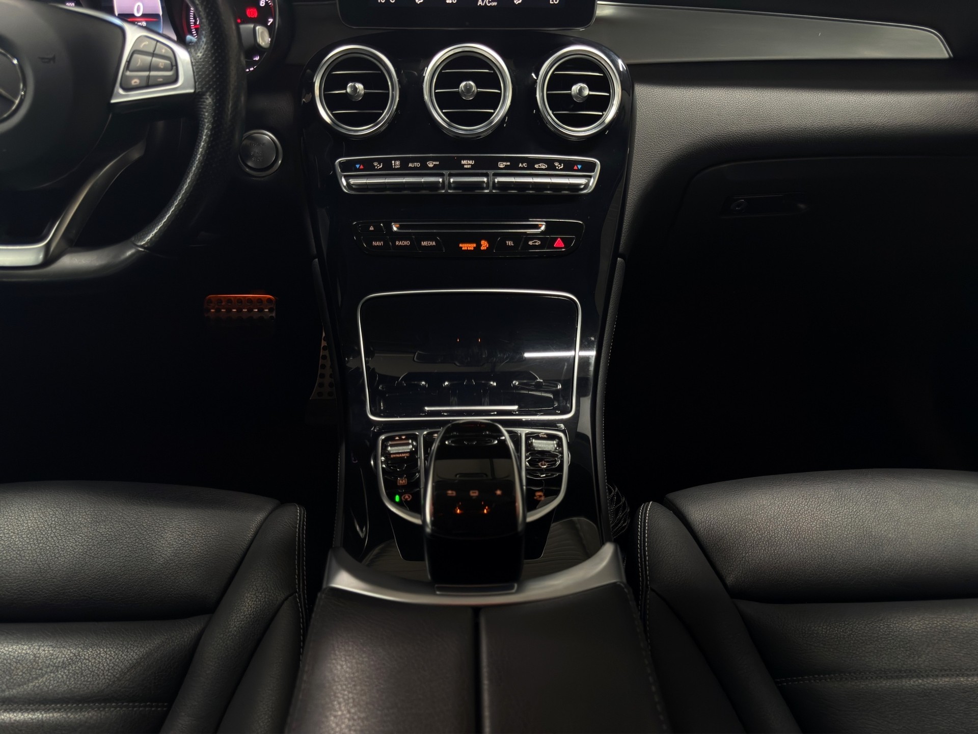 MERCEDES-BENZ GLC 250 4Matic 9G-Tronic-image-17