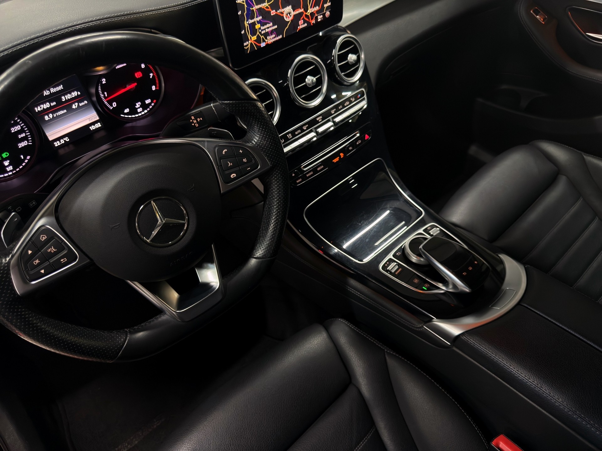 MERCEDES-BENZ GLC 250 4Matic 9G-Tronic-image-21