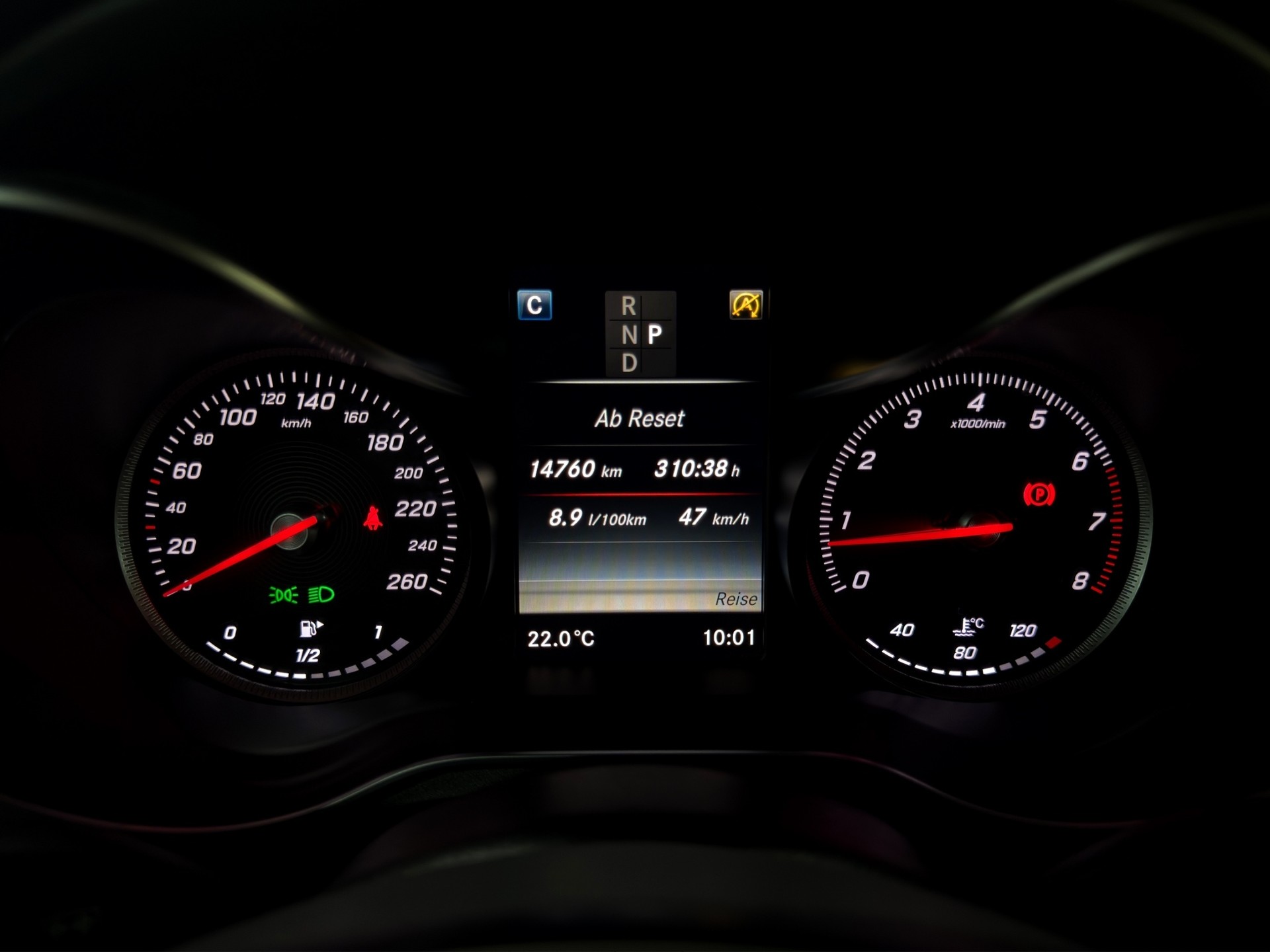 MERCEDES-BENZ GLC 250 4Matic 9G-Tronic-image-19