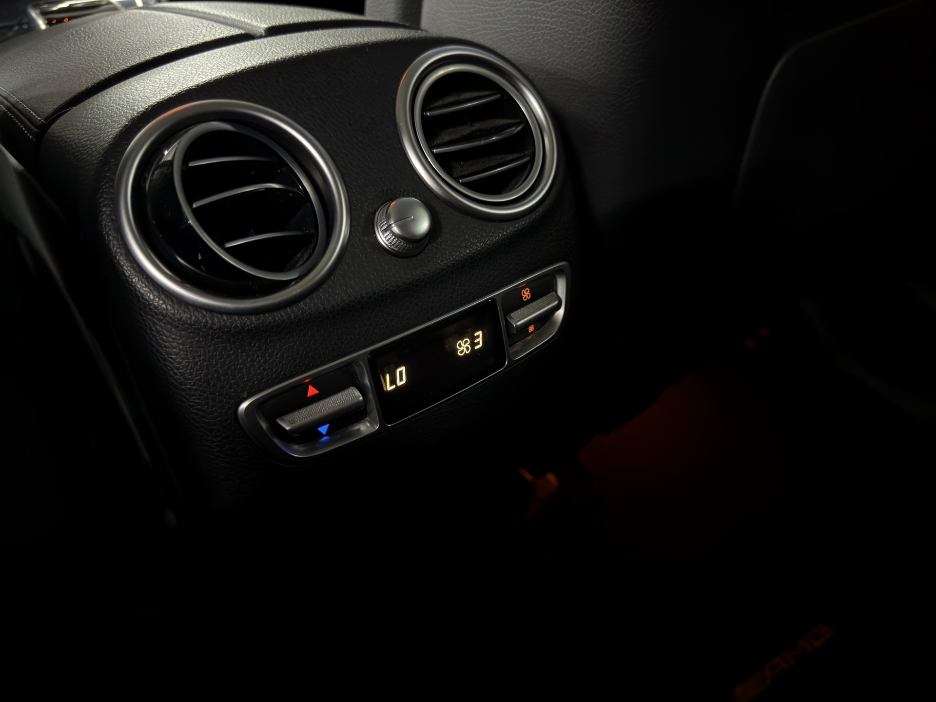 MERCEDES-BENZ GLC 250 4Matic 9G-Tronic-image-22
