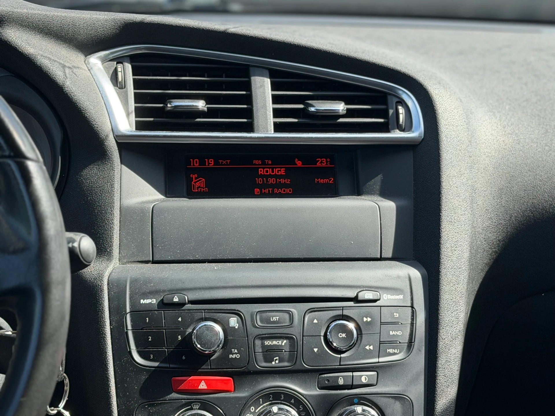 CITROEN C4 Berline 1.4 VTi Tonic-image-9
