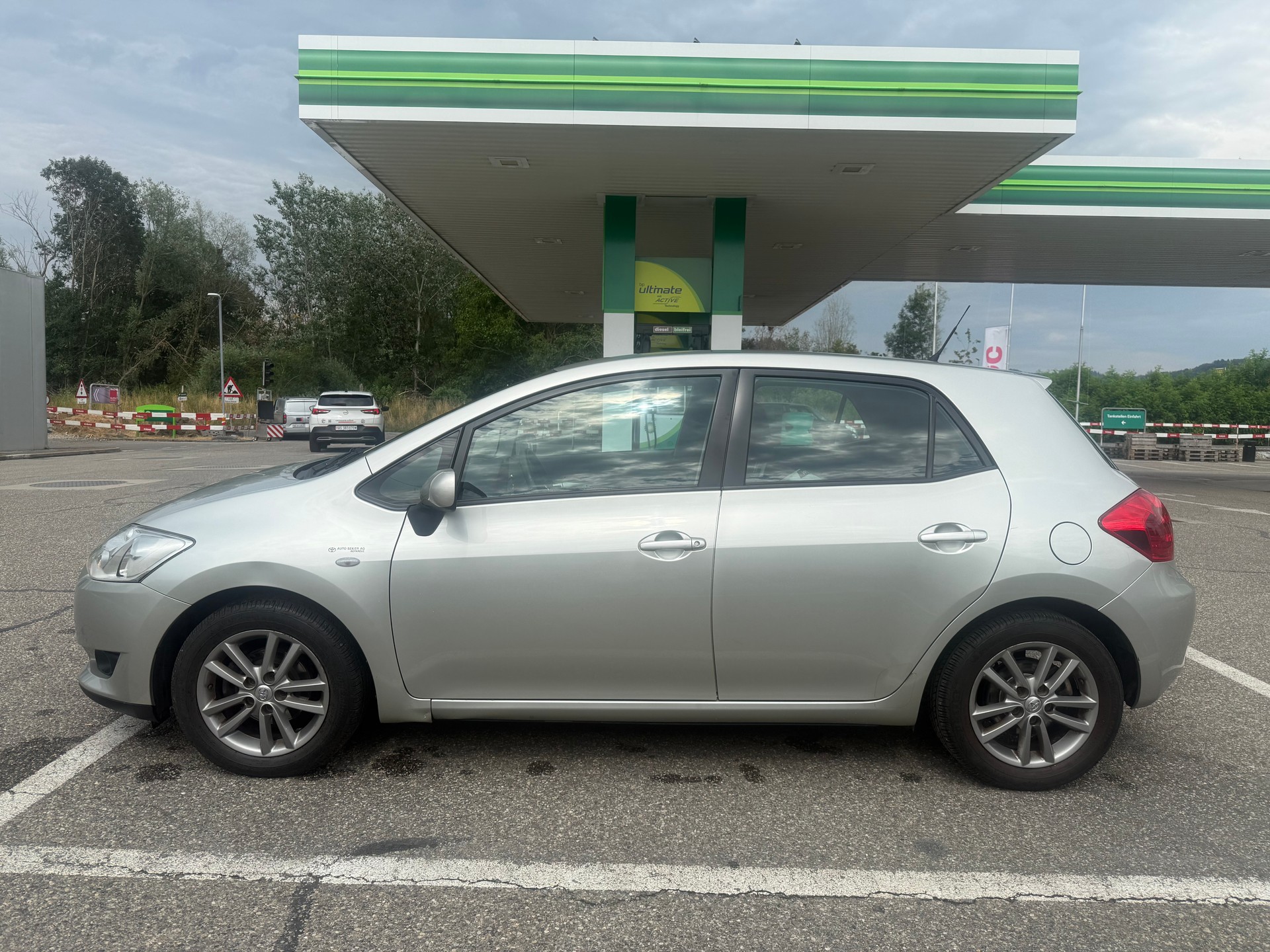 TOYOTA Auris 1.6 Linea Sol-image-2