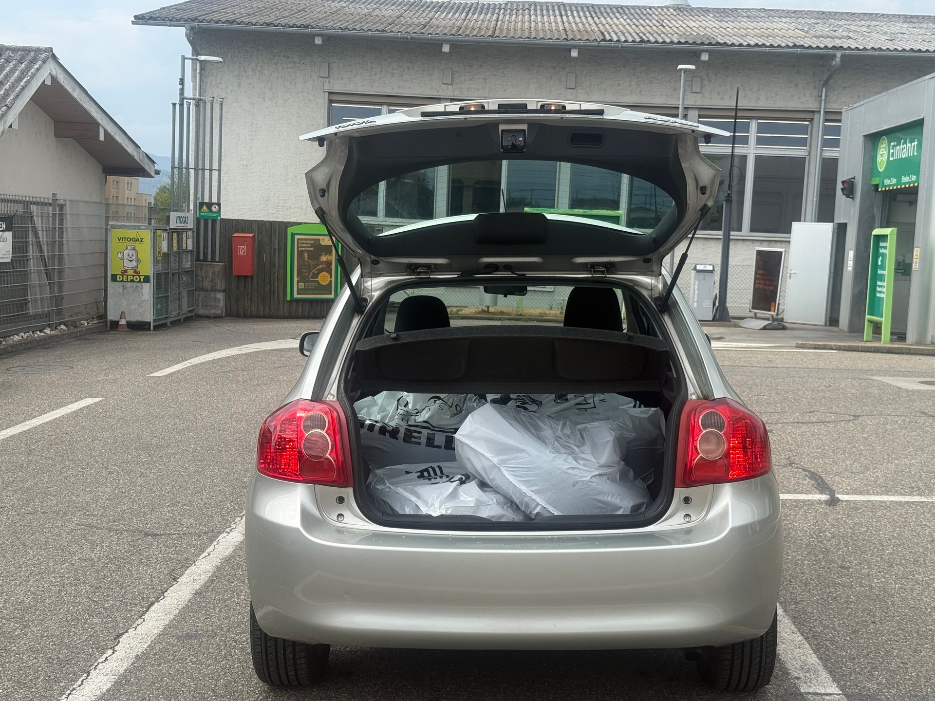 TOYOTA Auris 1.6 Linea Sol-image-6