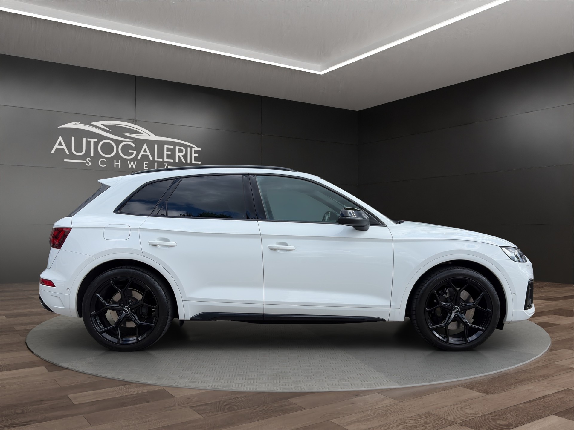 AUDI SQ5 TDI quattro | CH Fzg. | Gratis Service | 21" | Matrix LED | MMI Navi Plus Touch | Head Up | AHK |-image-5
