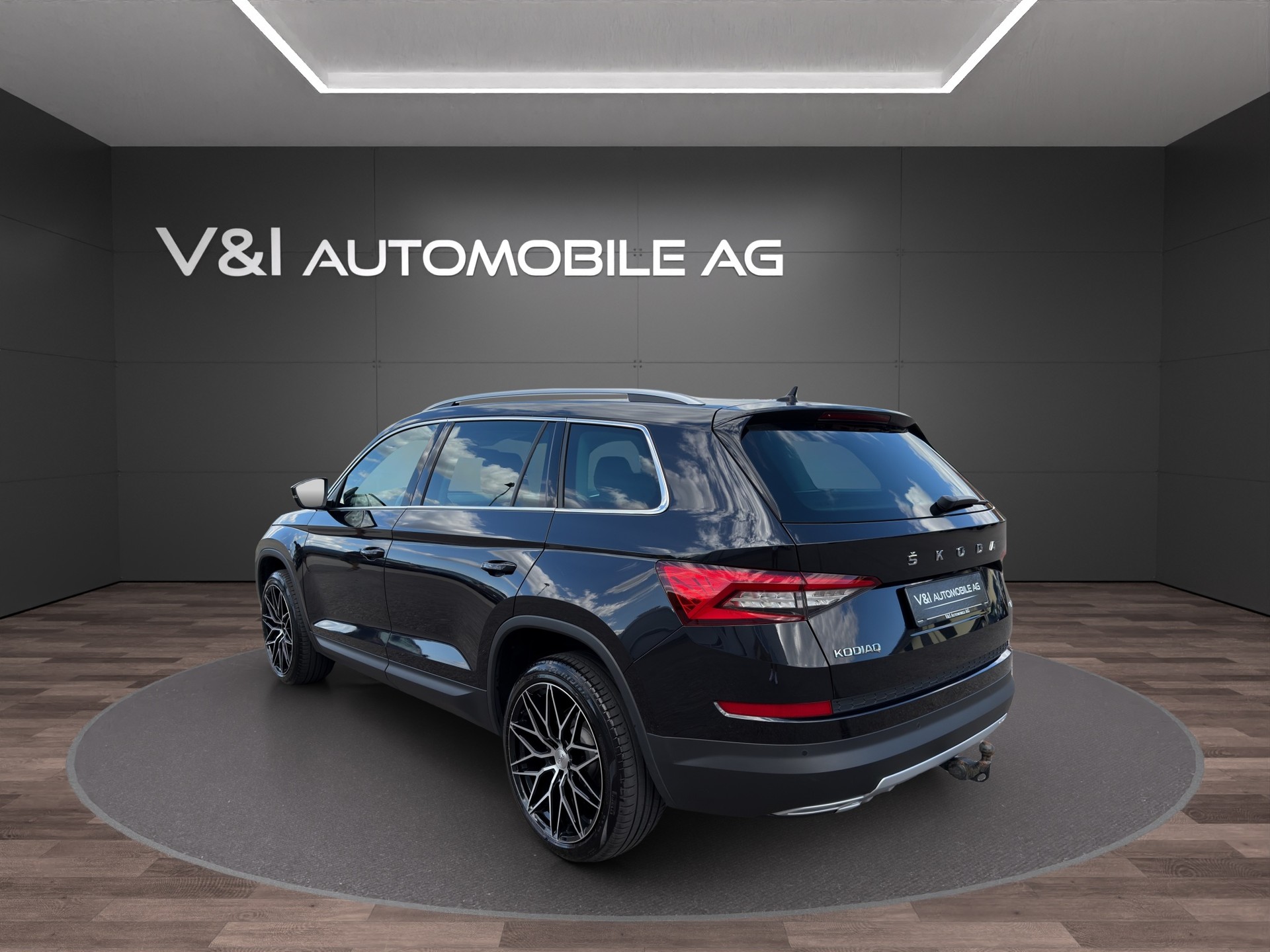 SKODA Kodiaq 2.0 TSI 4x4 Style-showroom-element-3