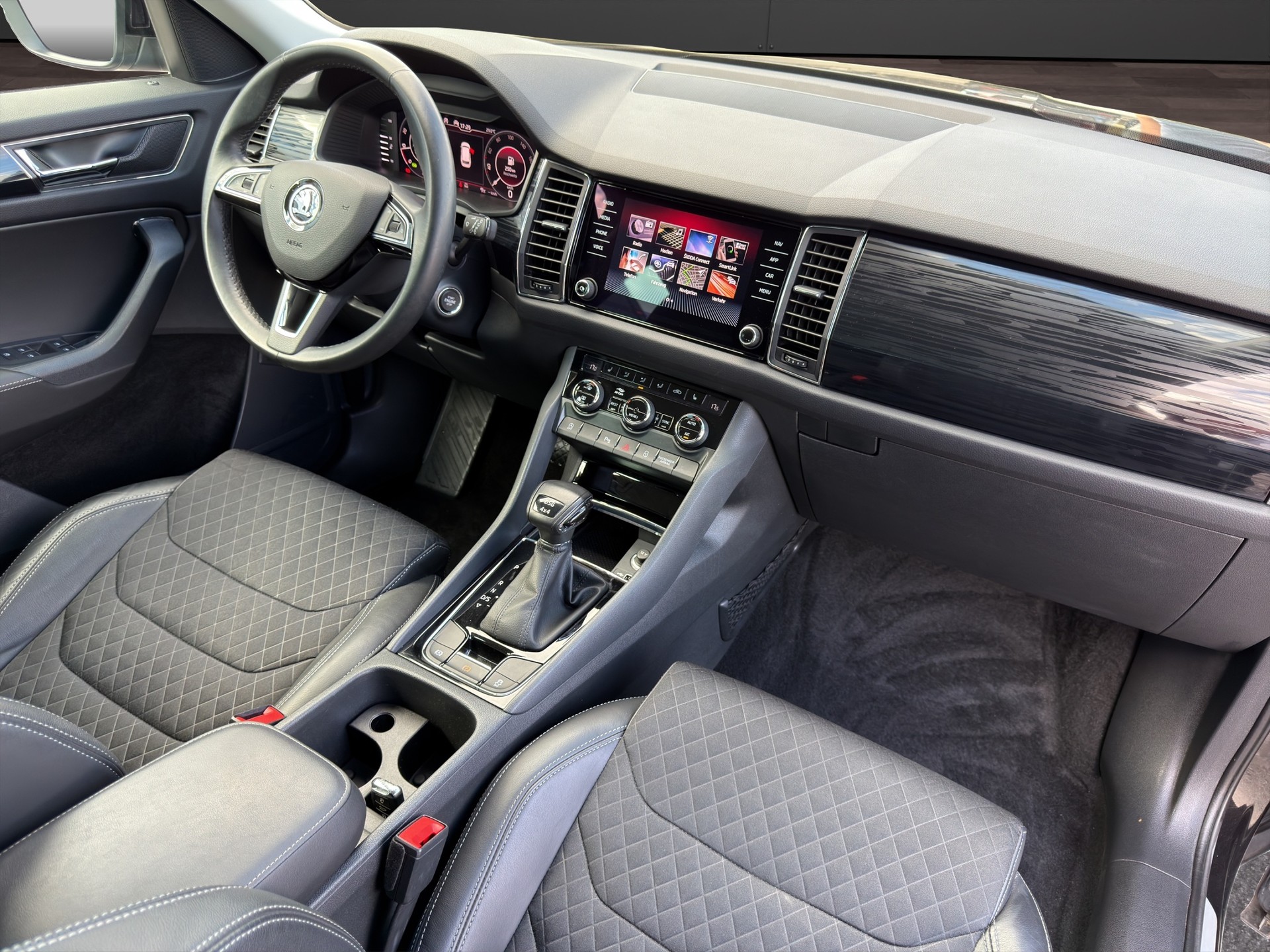 SKODA Kodiaq 2.0 TSI 4x4 Style-image-22