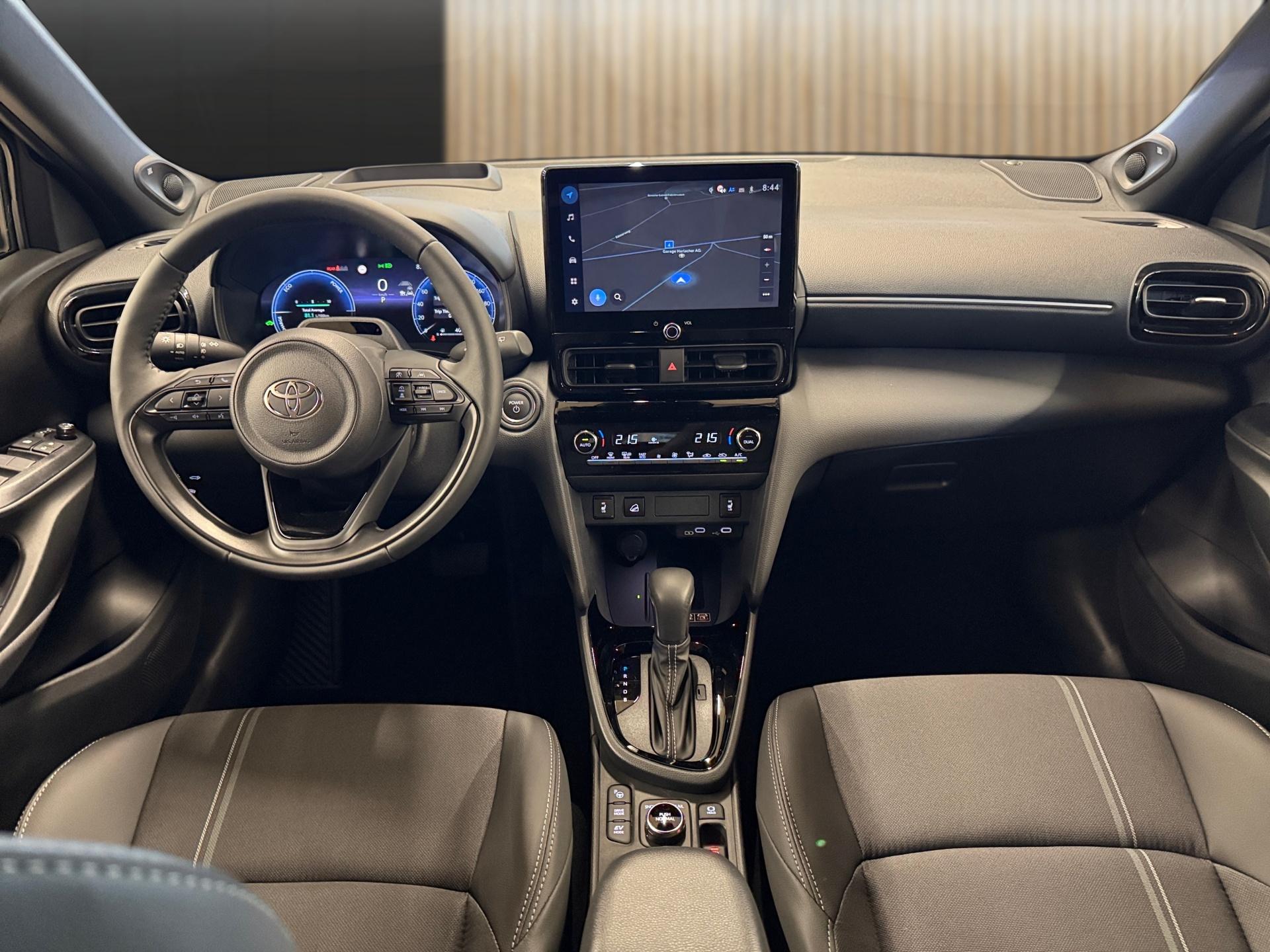 TOYOTA Yaris Cross 1.5 Premium AWDi e-CVT-image-12