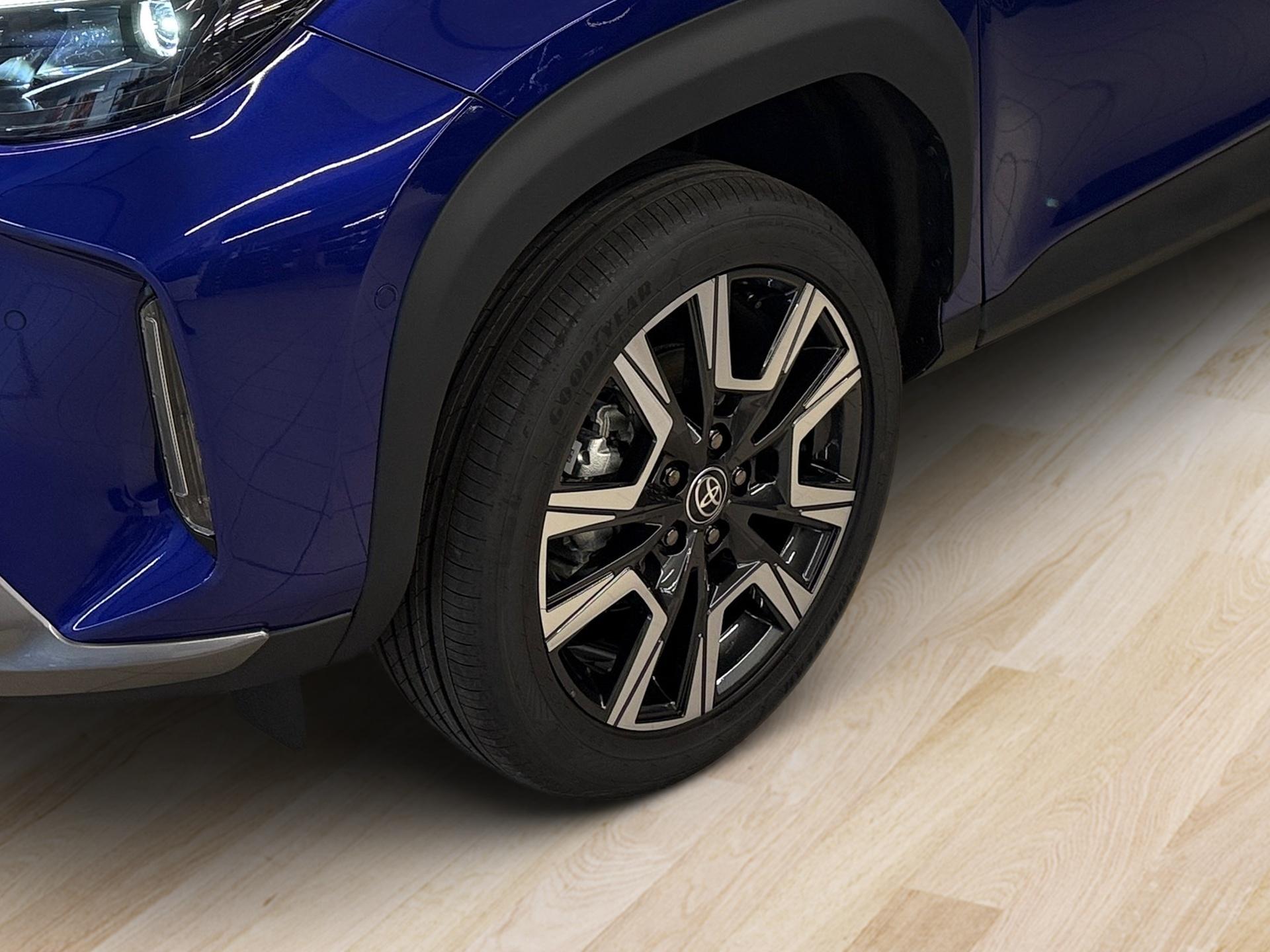 TOYOTA Yaris Cross 1.5 Premium AWDi e-CVT-image-9