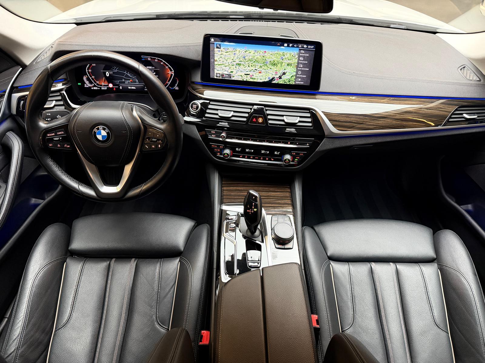 BMW 520d xDrive-image-11