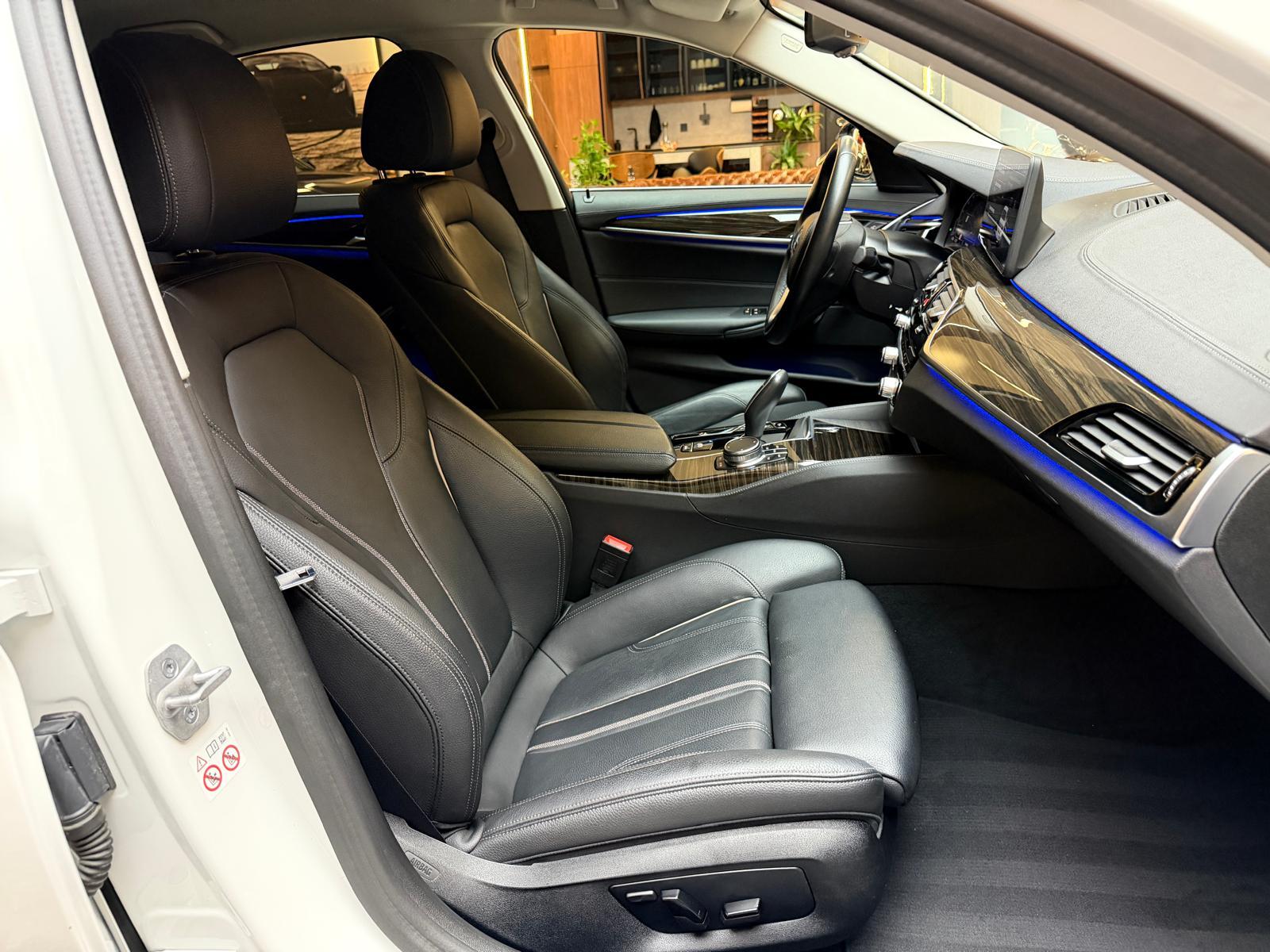 BMW 520d xDrive-image-15