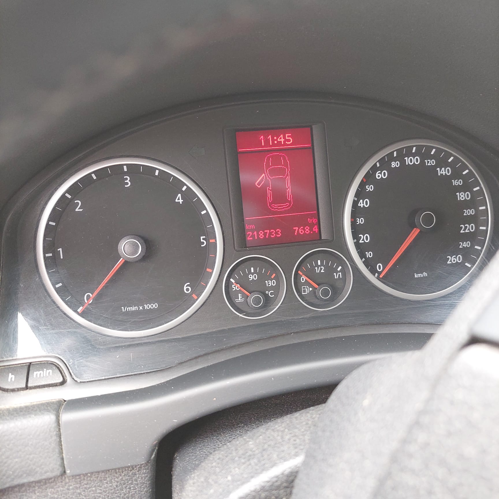 VW Tiguan 2.0 TDI Track&Field-image-1
