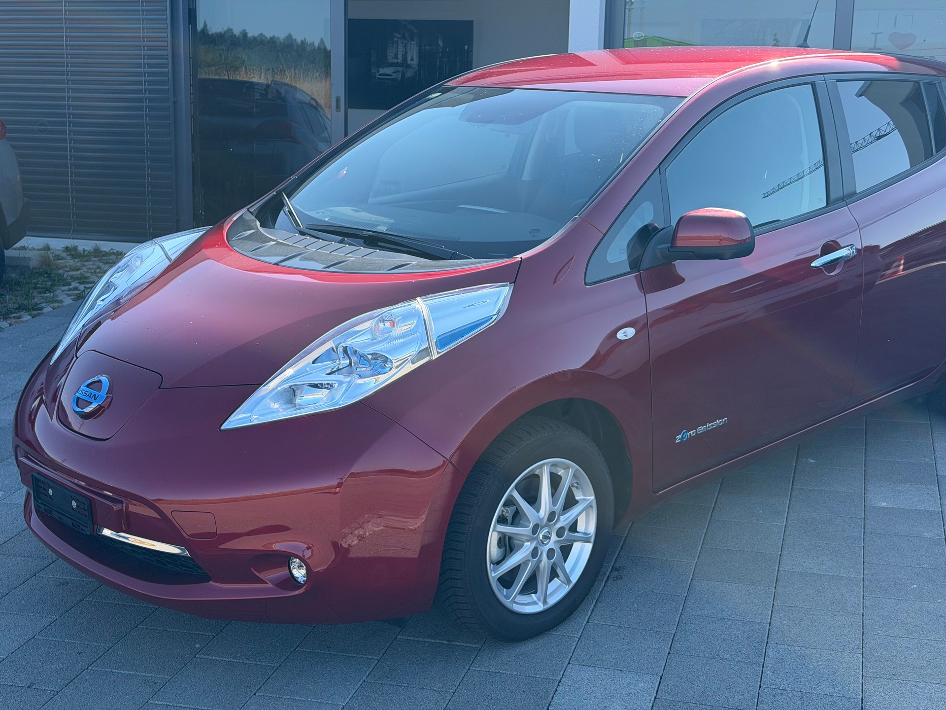 NISSAN Leaf tekna 24kWh (excl battery)-showroom-element-1
