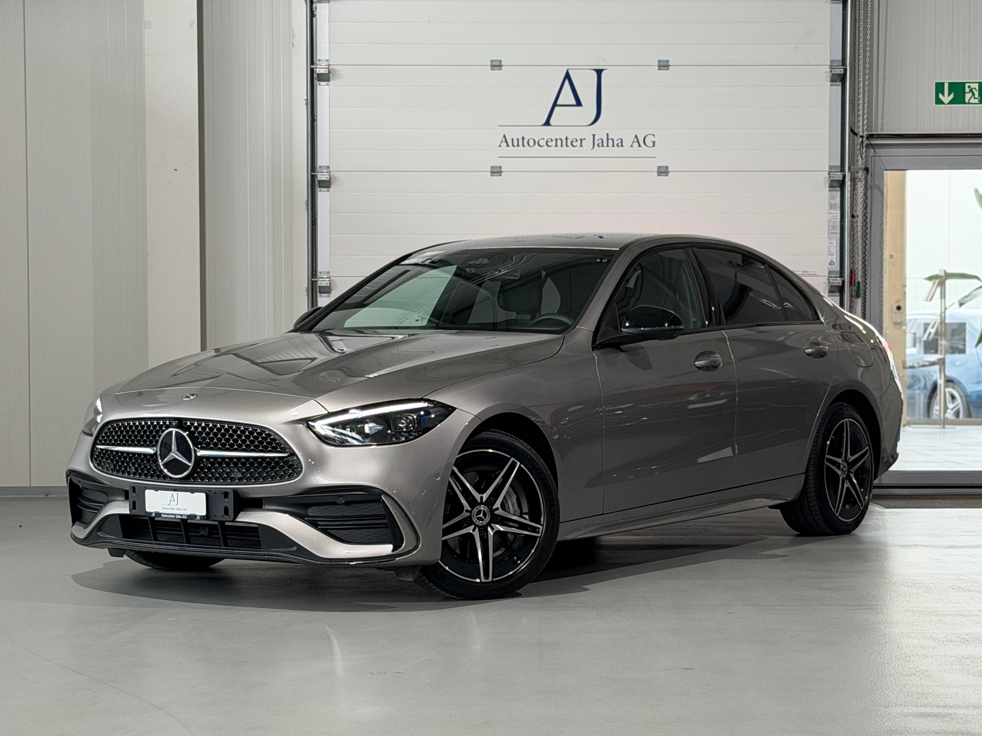 MERCEDES-BENZ C 300e AMG Line inkl. fortlaufende Werksgarantie