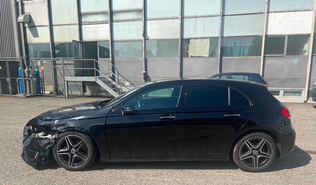 MERCEDES-BENZ A 180 AMG Line 7G-DCT-image-3