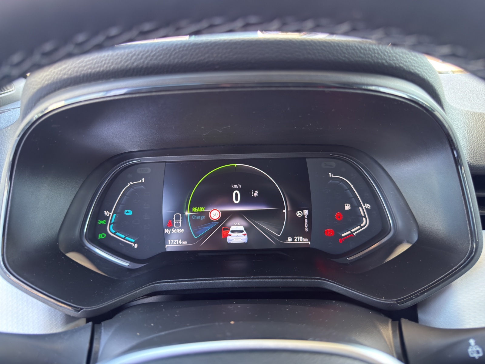 RENAULT Clio 1.6 E-Tech Techno-image-4