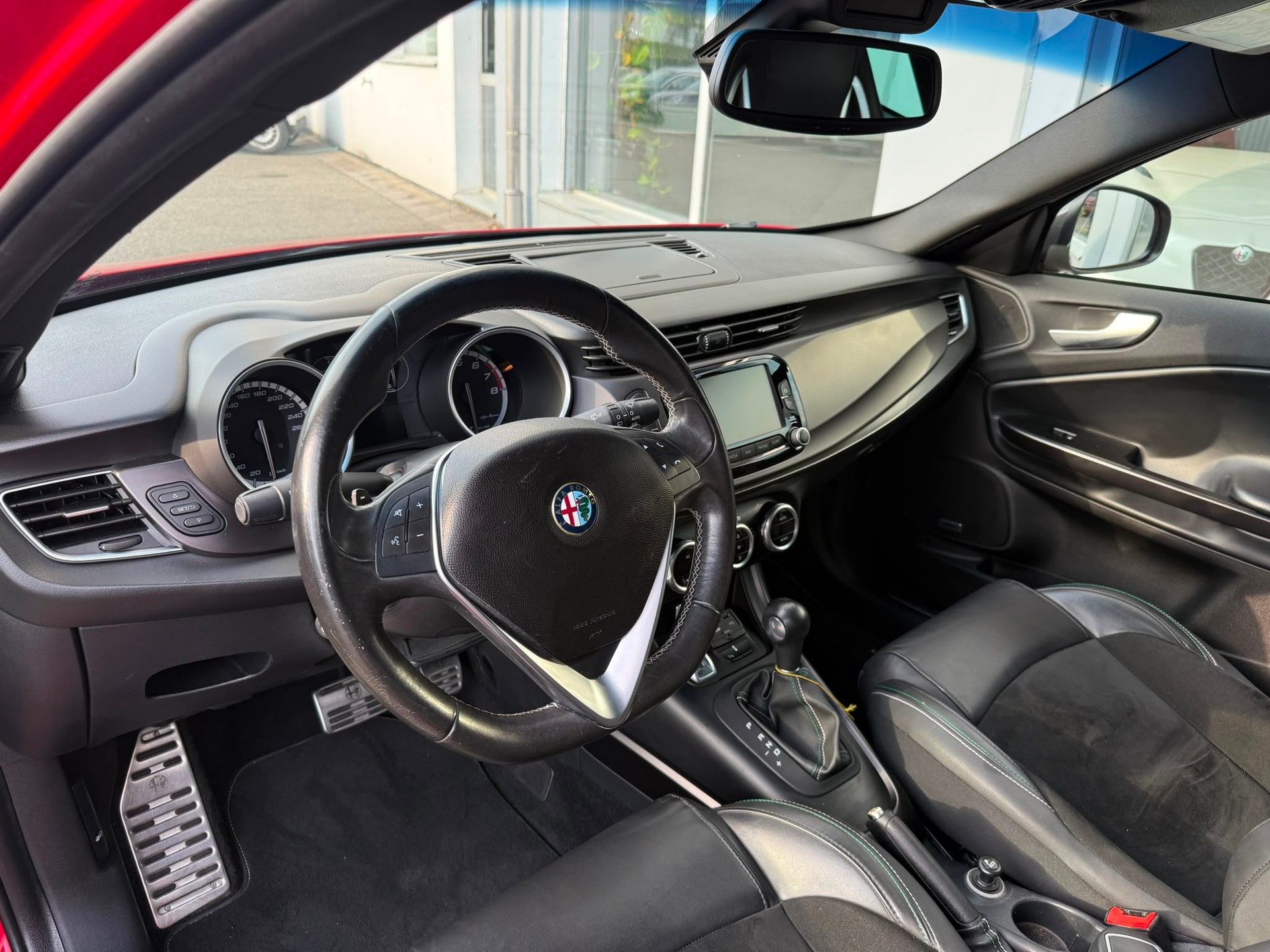 ALFA ROMEO Giulietta 1750 TBi Quadrifoglio Verde TCT-image-6