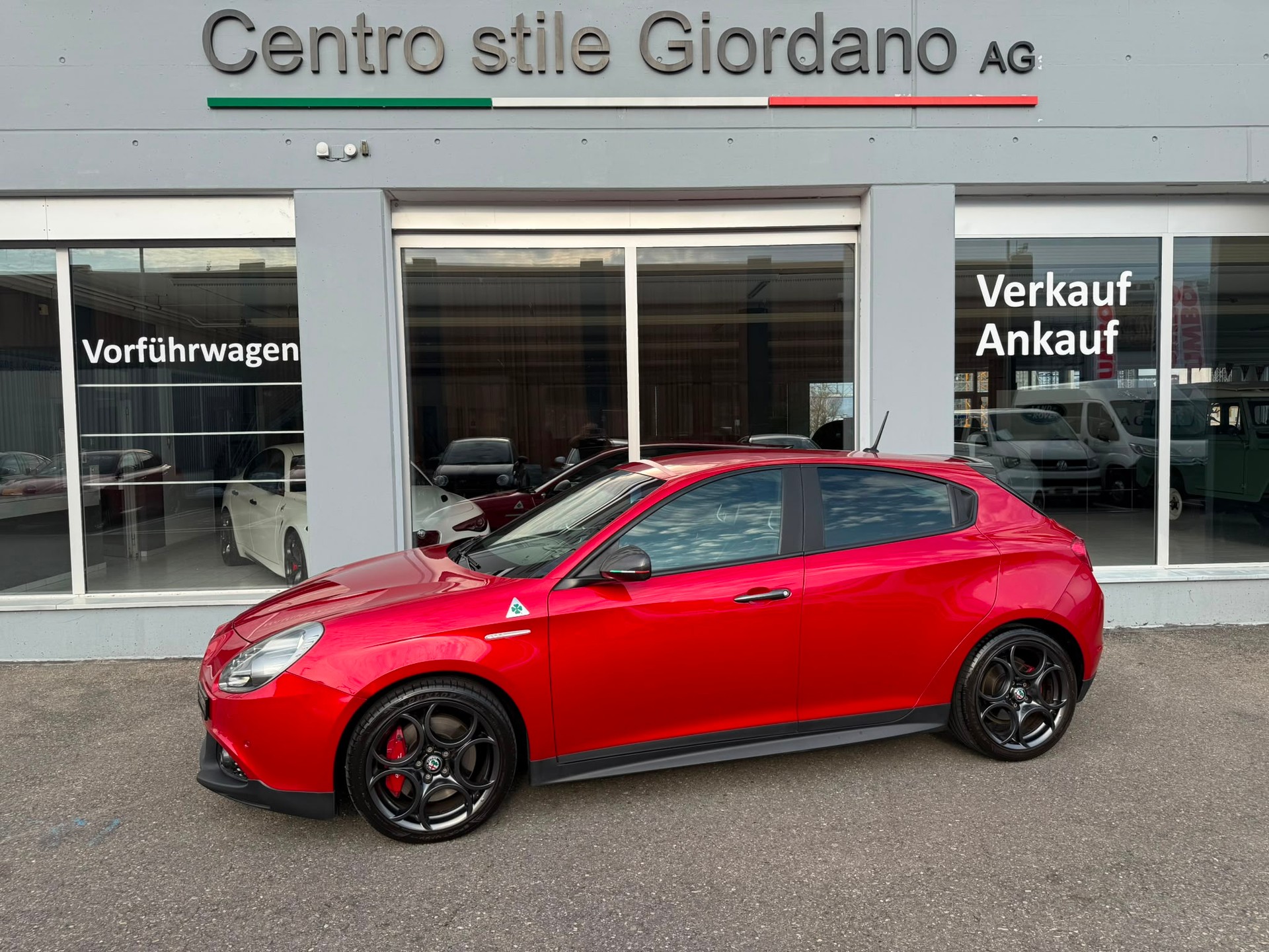 ALFA ROMEO Giulietta 1750 TBi Quadrifoglio Verde TCT-showroom-element-1