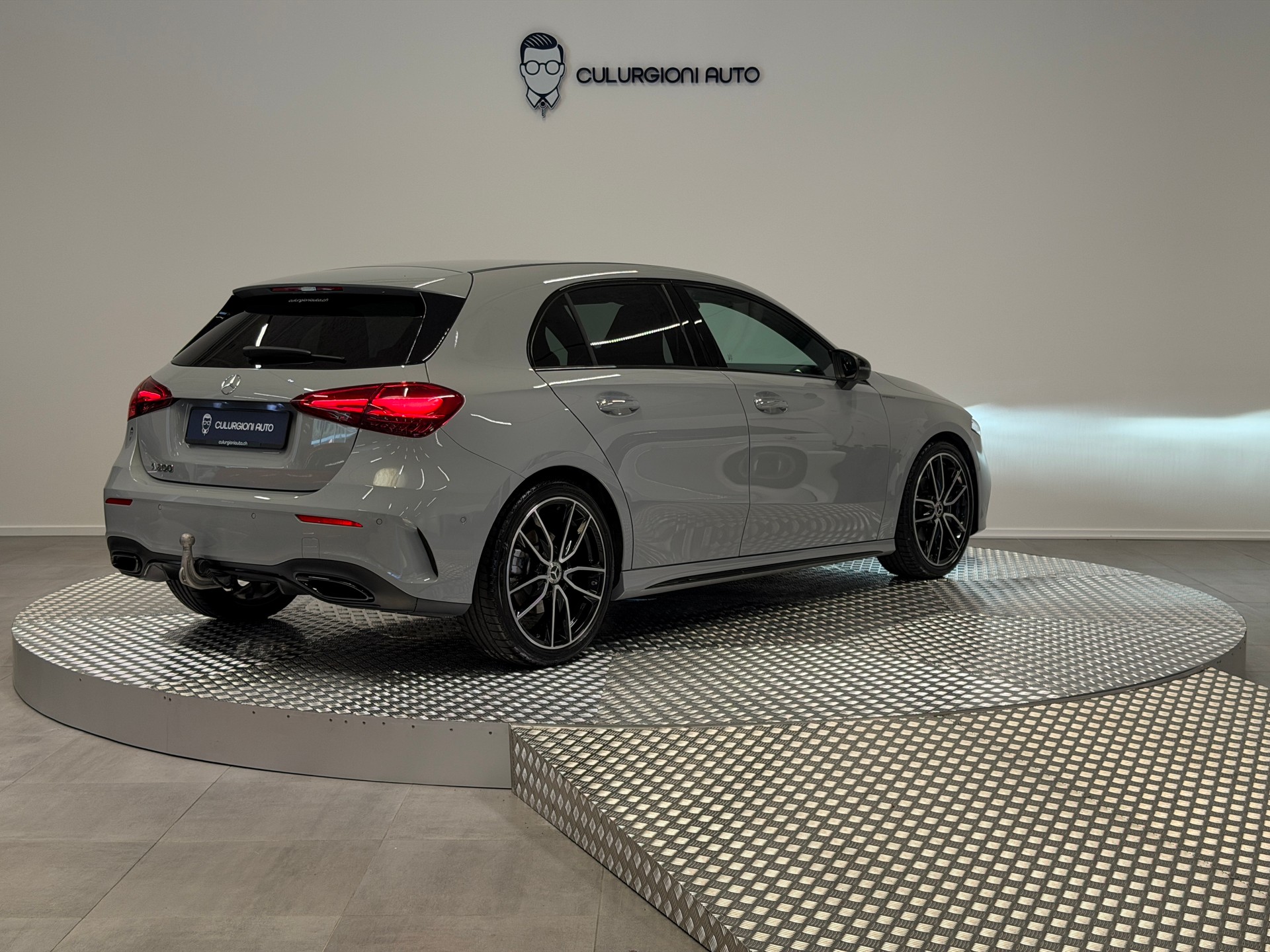 MERCEDES-BENZ A 200 Night Star 7G-DCT-image-4