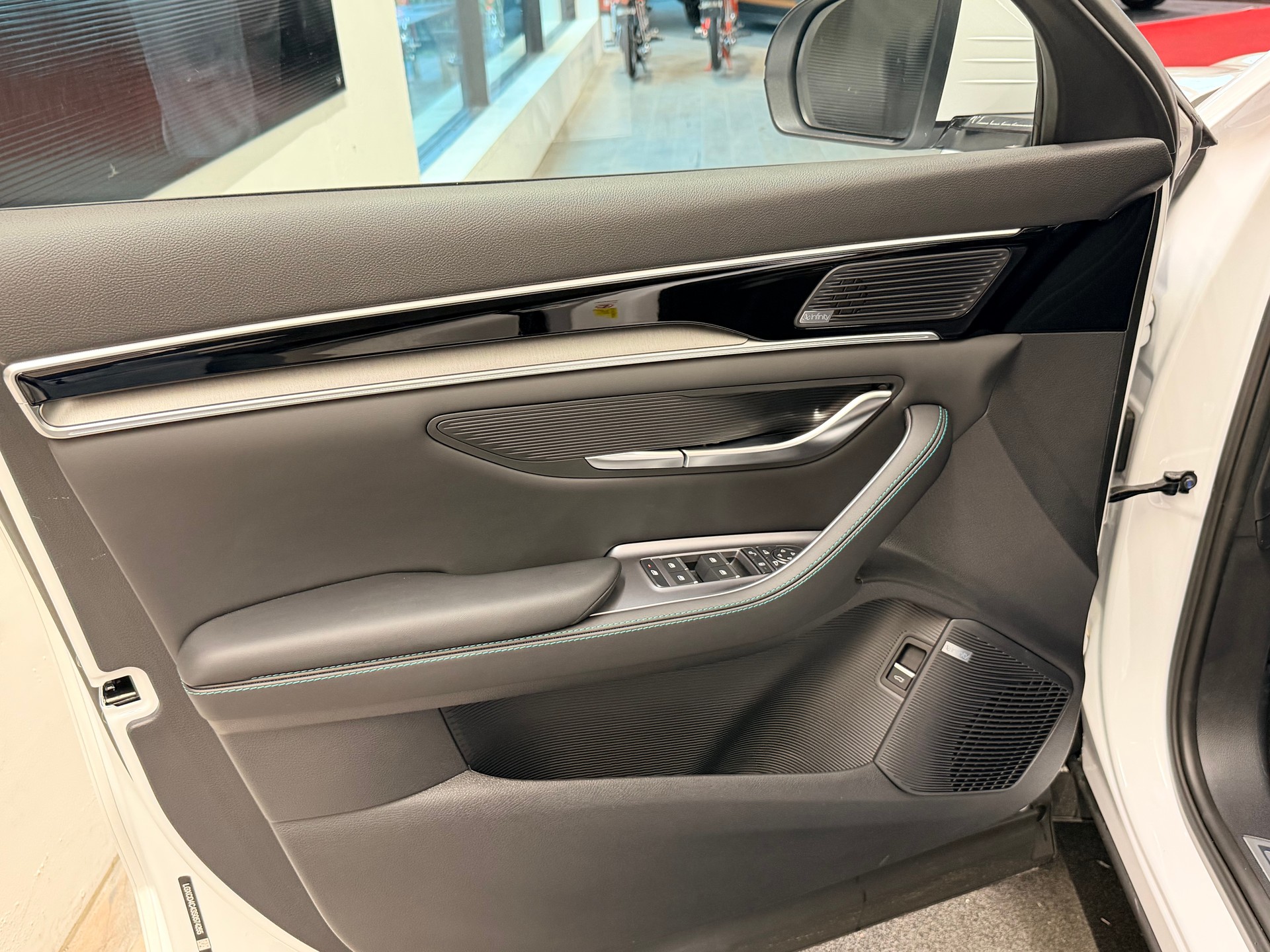 BYD Seal U DM-i Design AWD-image-12