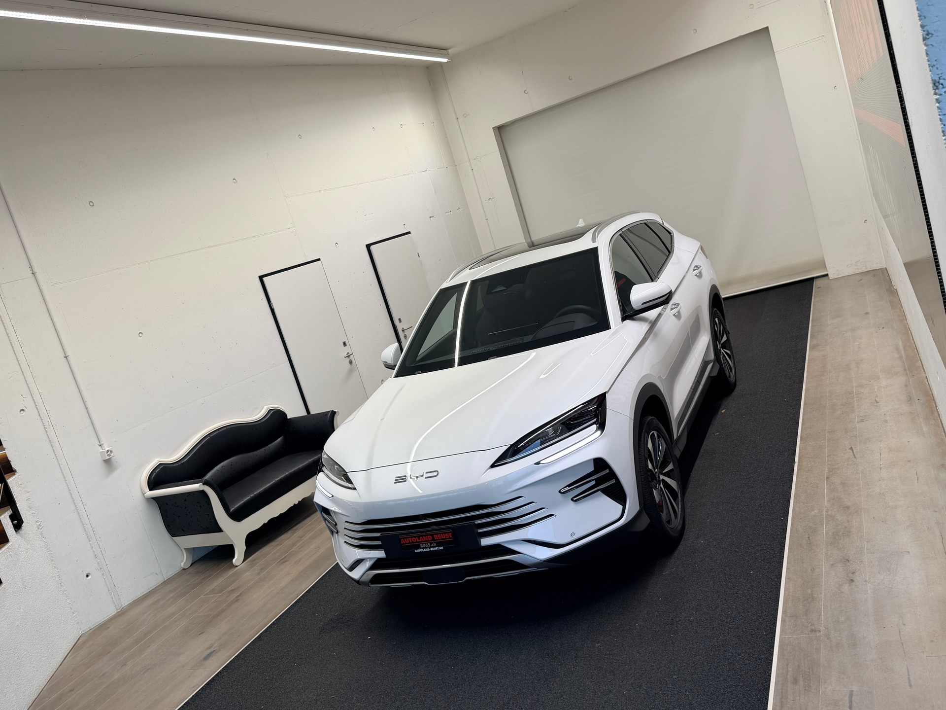 BYD Seal U DM-i Design AWD-showroom-element-3