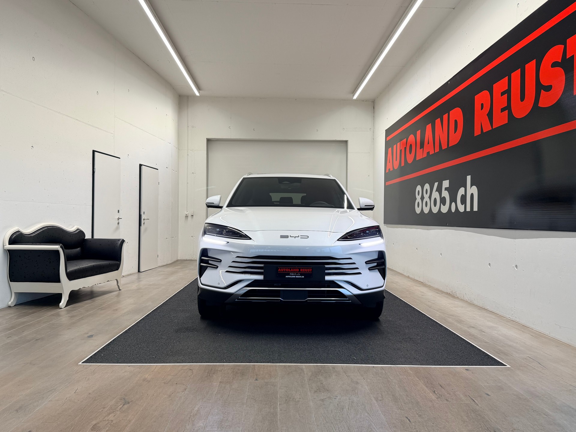 BYD Seal U DM-i Design AWD-showroom-element-1