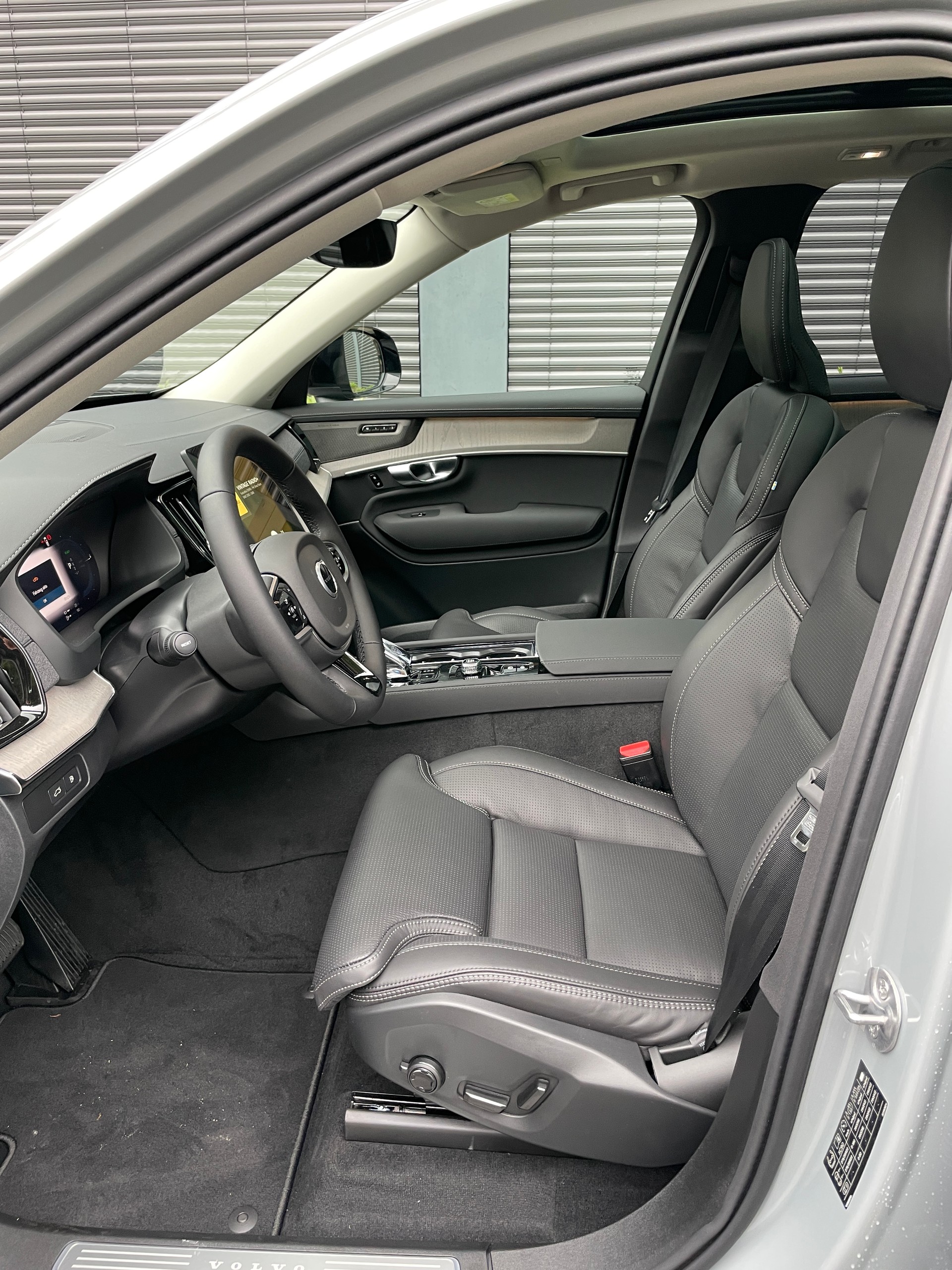 VOLVO XC90 T8 eAWD PluginHybrid Ultra Dark Geartronic Polestar Performance-image-9