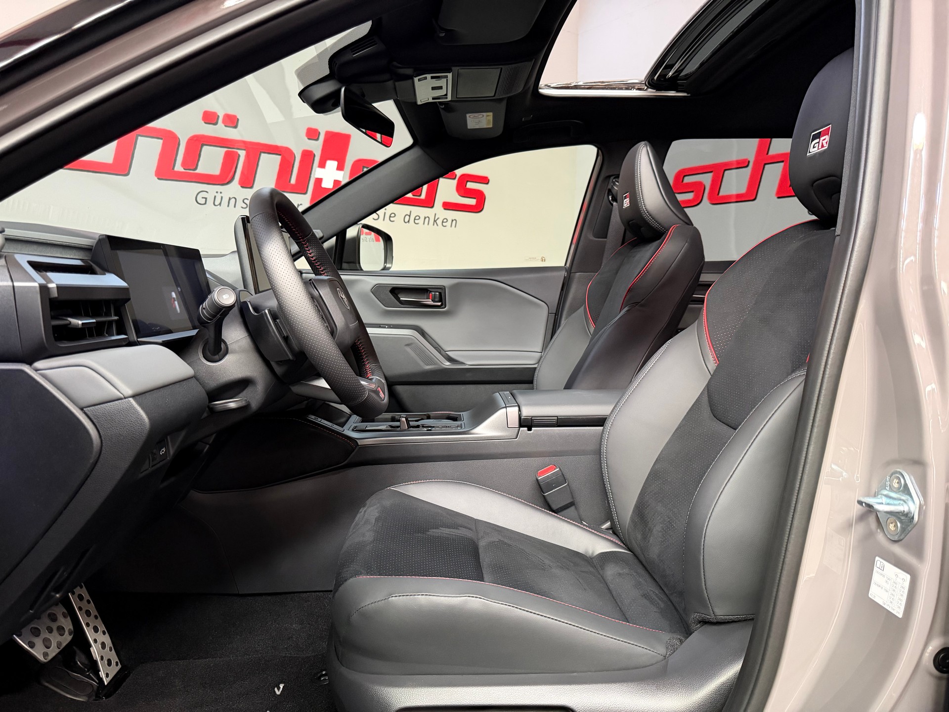 TOYOTA RAV-4 2.5 HSD GR Sport e-CVT AWD-image-13