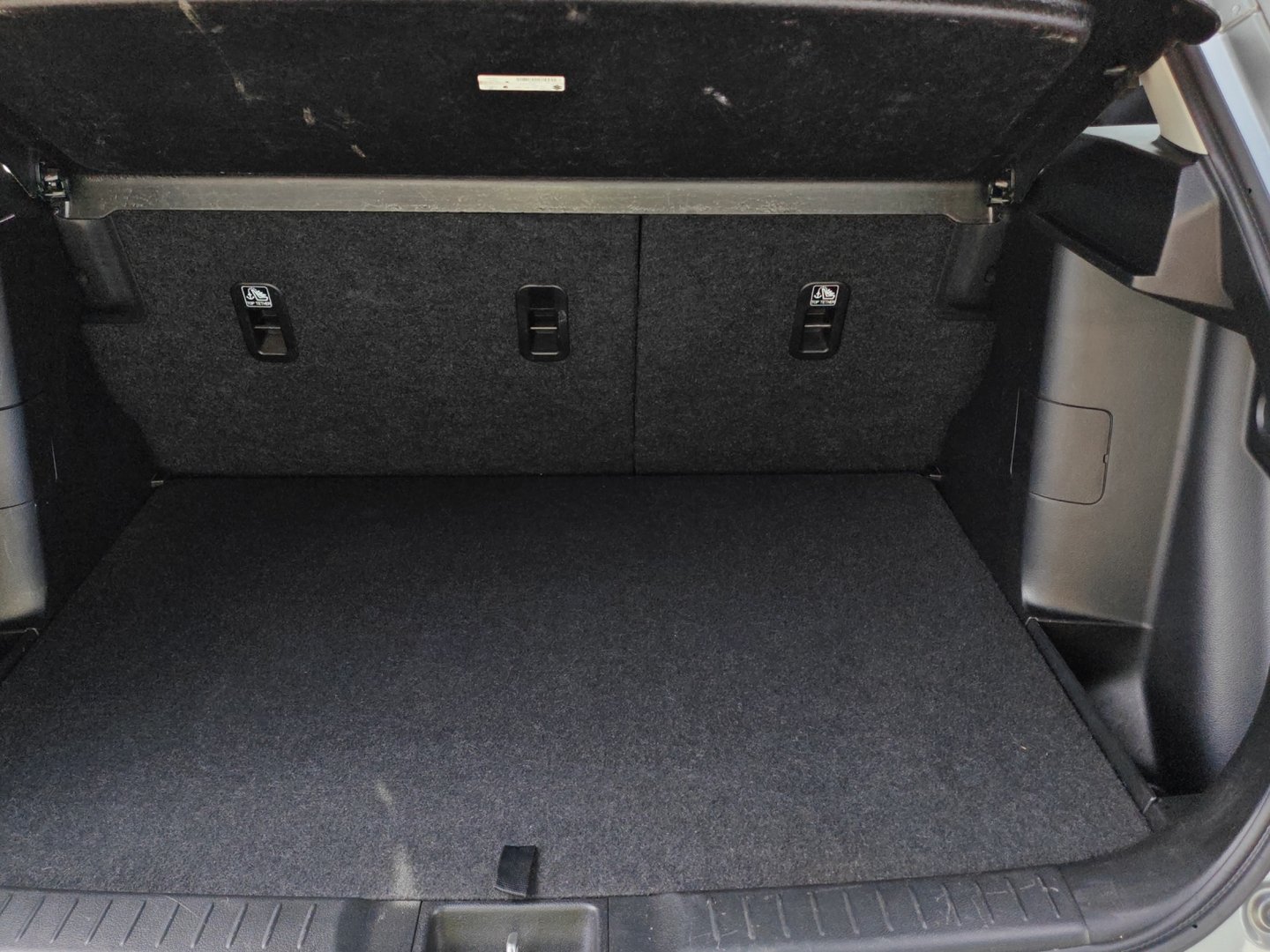 SUZUKI Vitara 1.6 Compact Top Automatic – Attelage, jantes 17", DAB+ [Expertisé + Garantie 12 mois]-image-12
