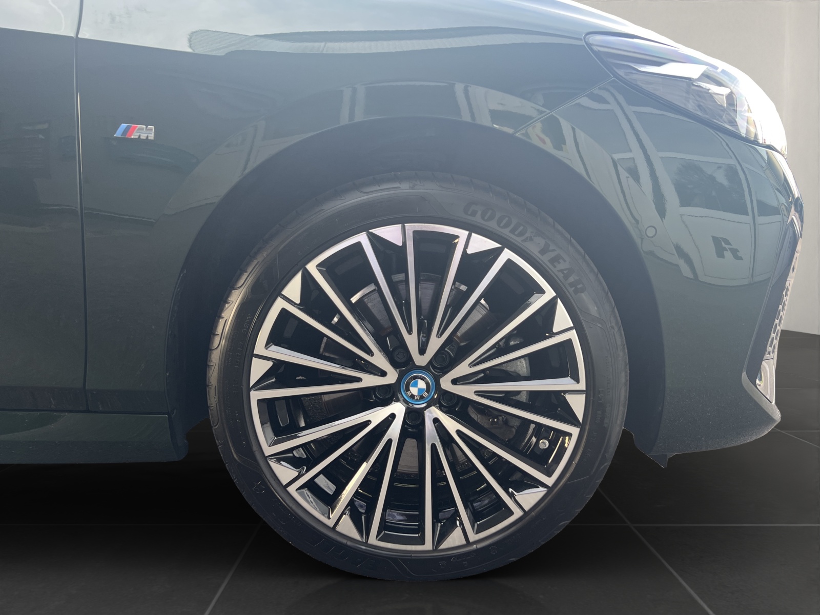 BMW 230e xDrive Active Tourer M Sport-image-6