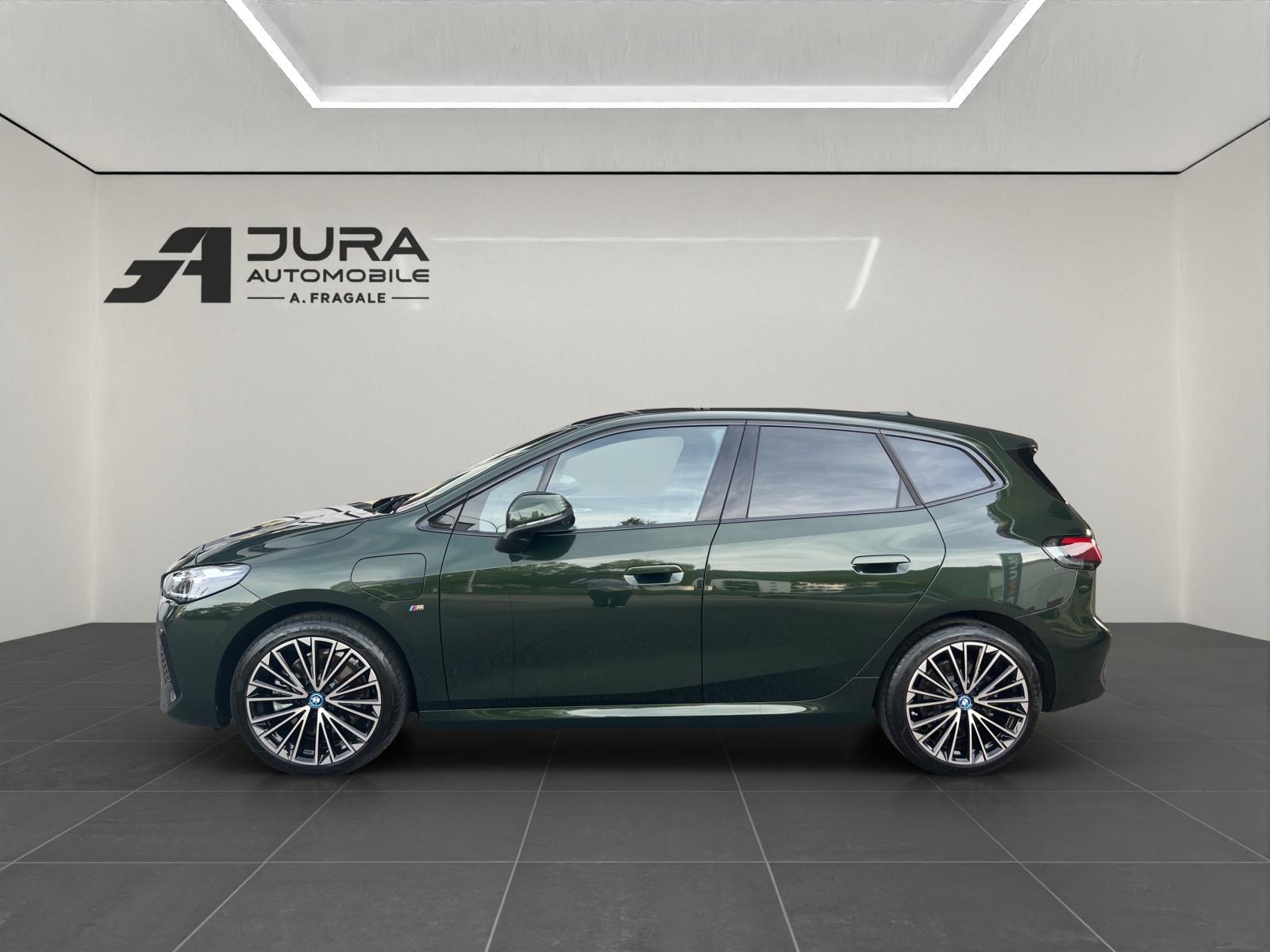 BMW 230e xDrive Active Tourer M Sport-image-3