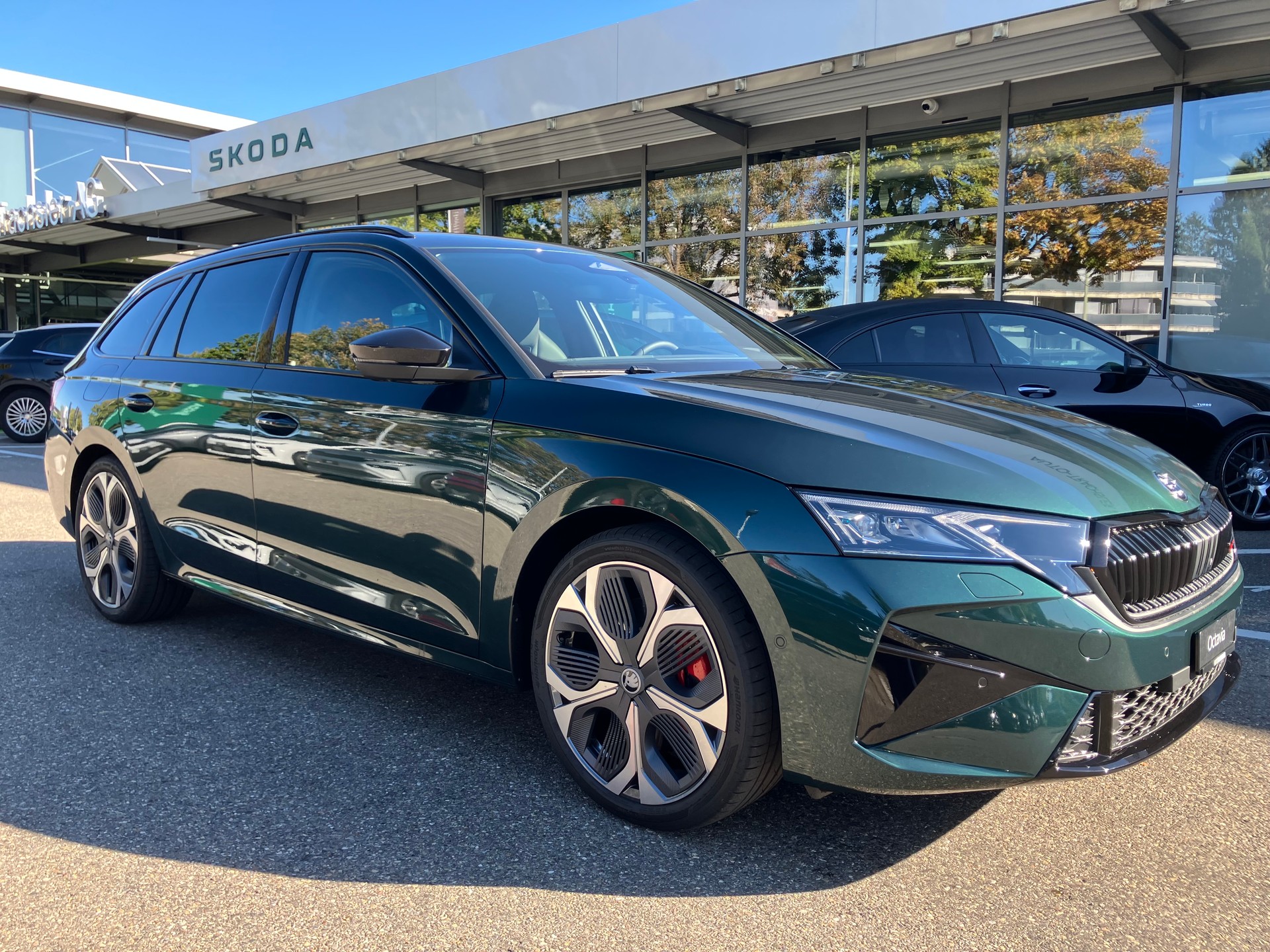 SKODA Octavia Combi 2.0 TSI DSG RS 30 Years Edition