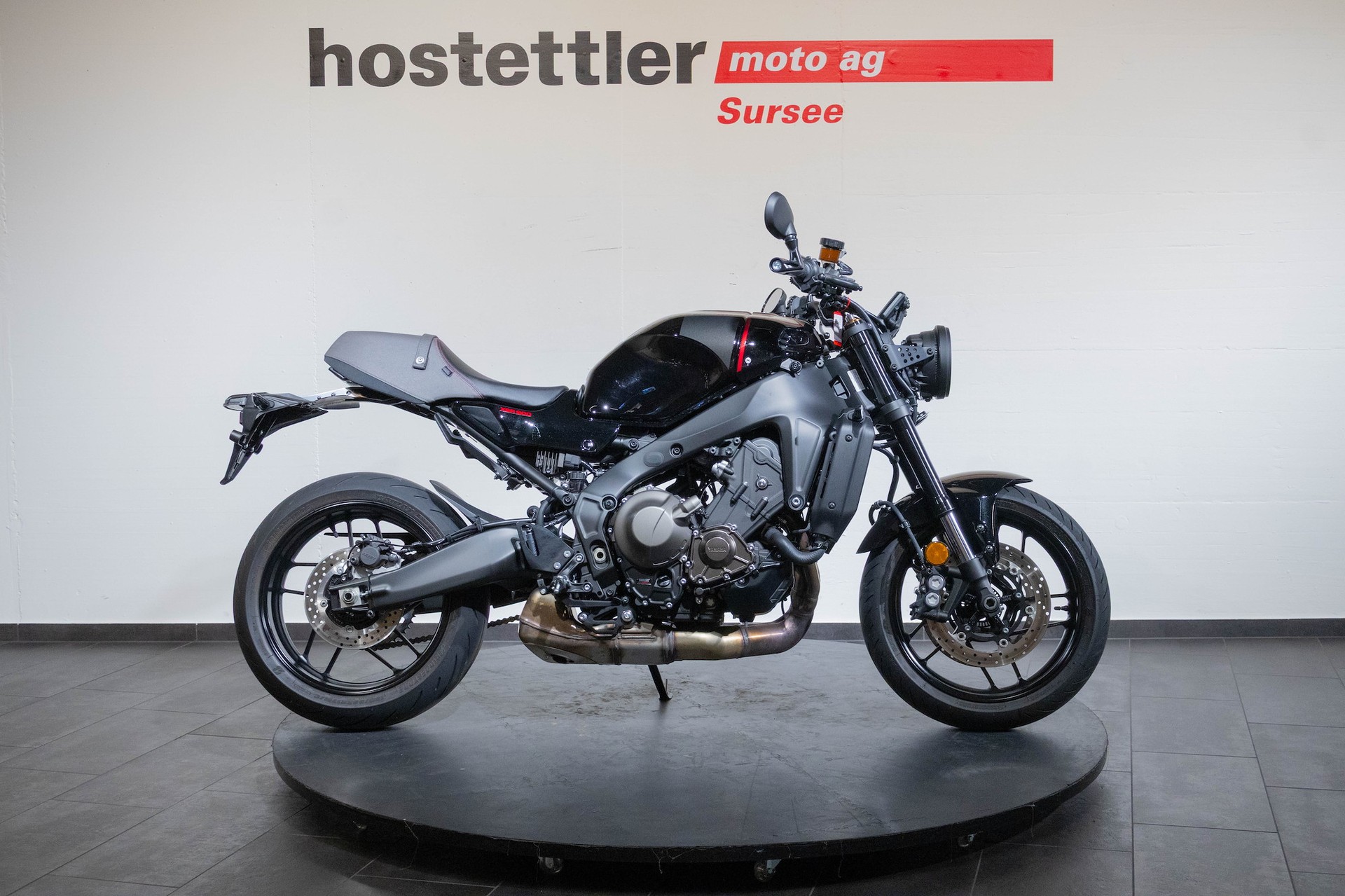 YAMAHA XSR 900-image-1