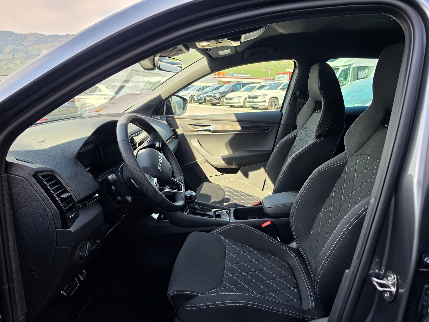 SKODA Karoq 2.0 TSI SportLine 4x4 DSG-image-7