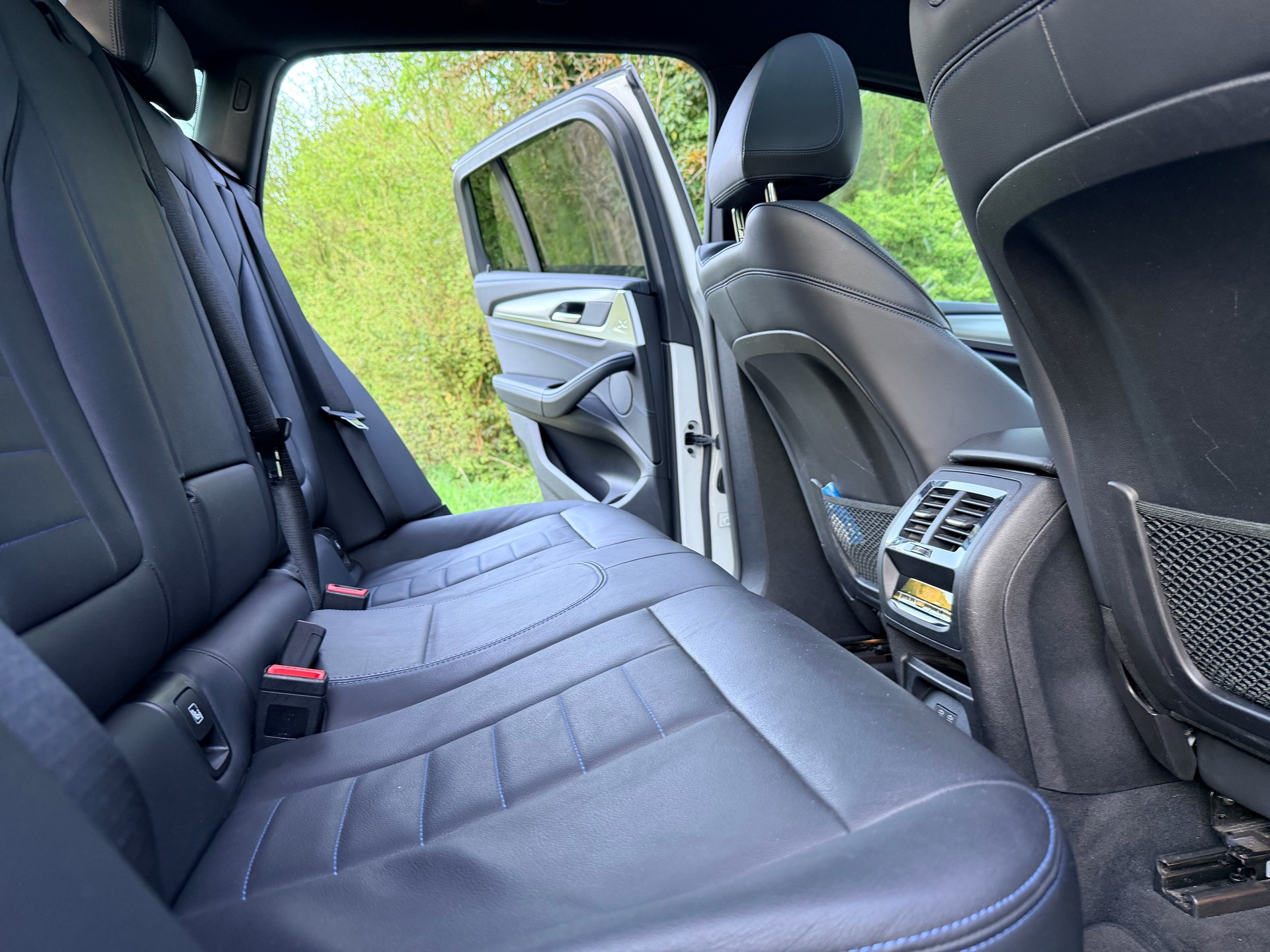 BMW M40d-image-18