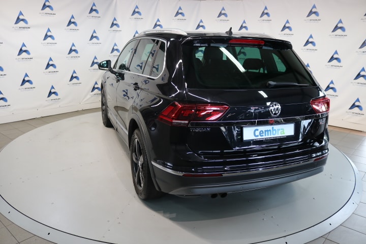 VW Tiguan 2.0 TDI SCR Highline 4Motion-image-11