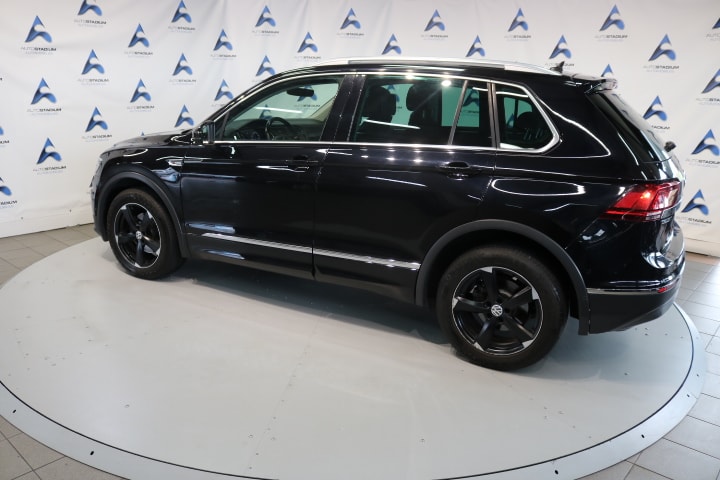 VW Tiguan 2.0 TDI SCR Highline 4Motion-image-9