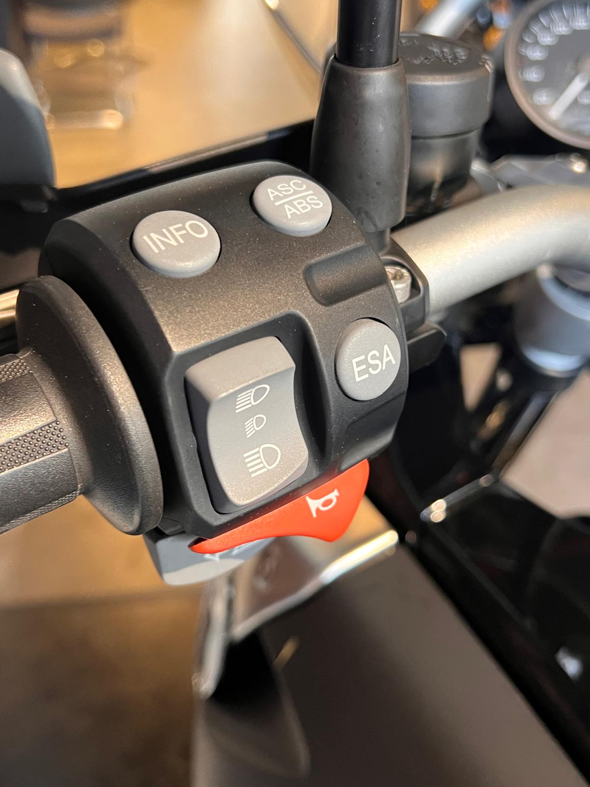 BMW R 1200 GS Triple Black ABS-image-8